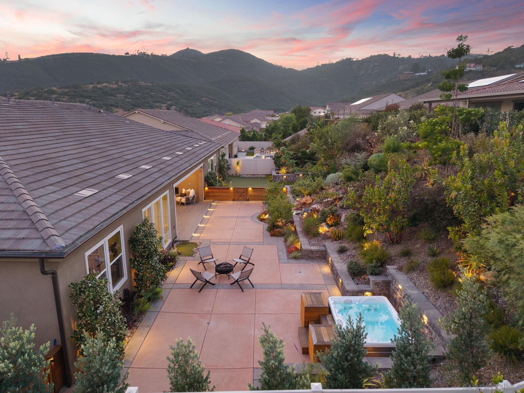 Detail Gallery Image 2 of 75 For 2935  Side Saddle Ln, Escondido,  CA 92029 - 5 Beds | 4/1 Baths