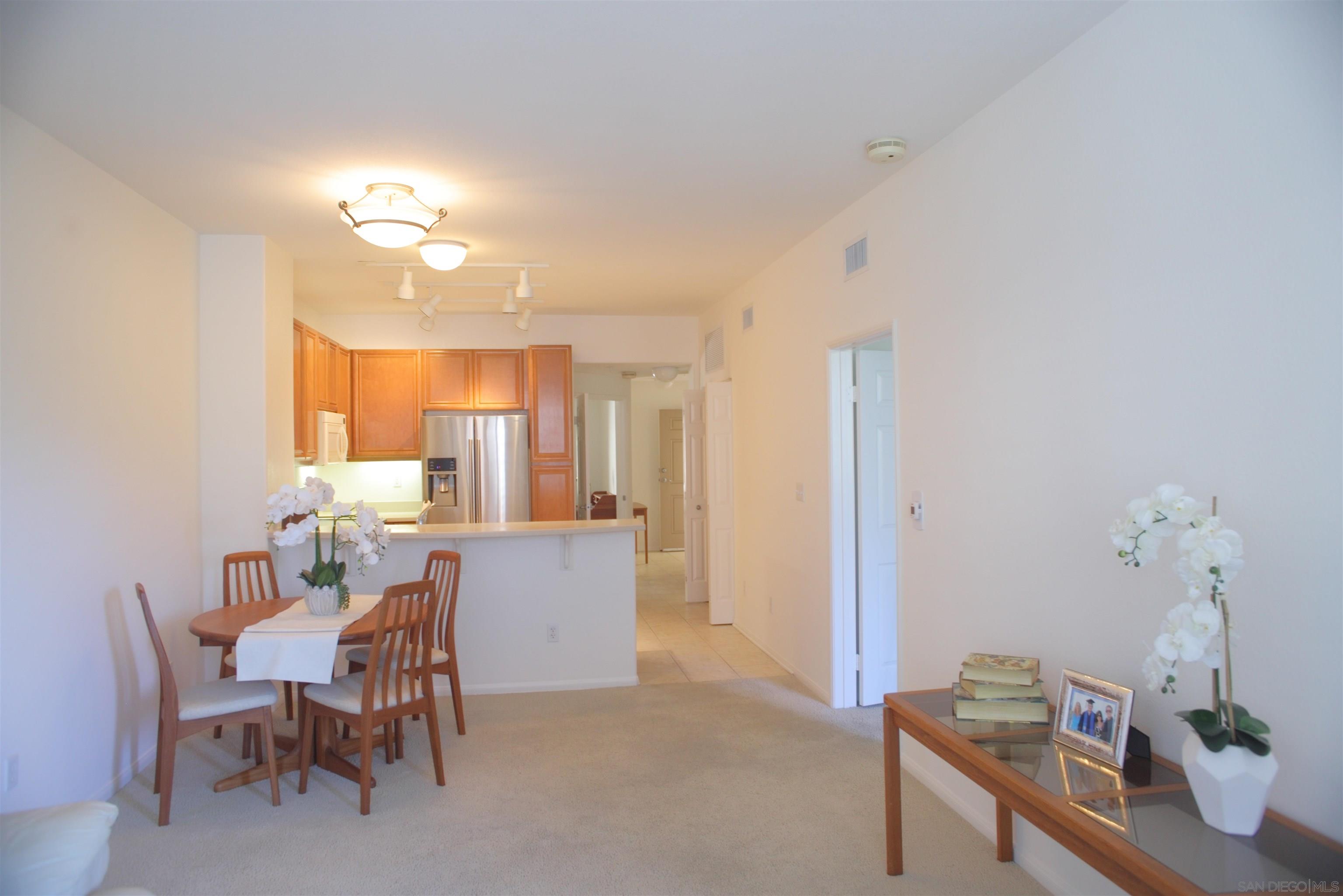 Detail Gallery Image 3 of 37 For 350  K Street  #408,  San Diego,  CA 92101 - 2 Beds | 2 Baths