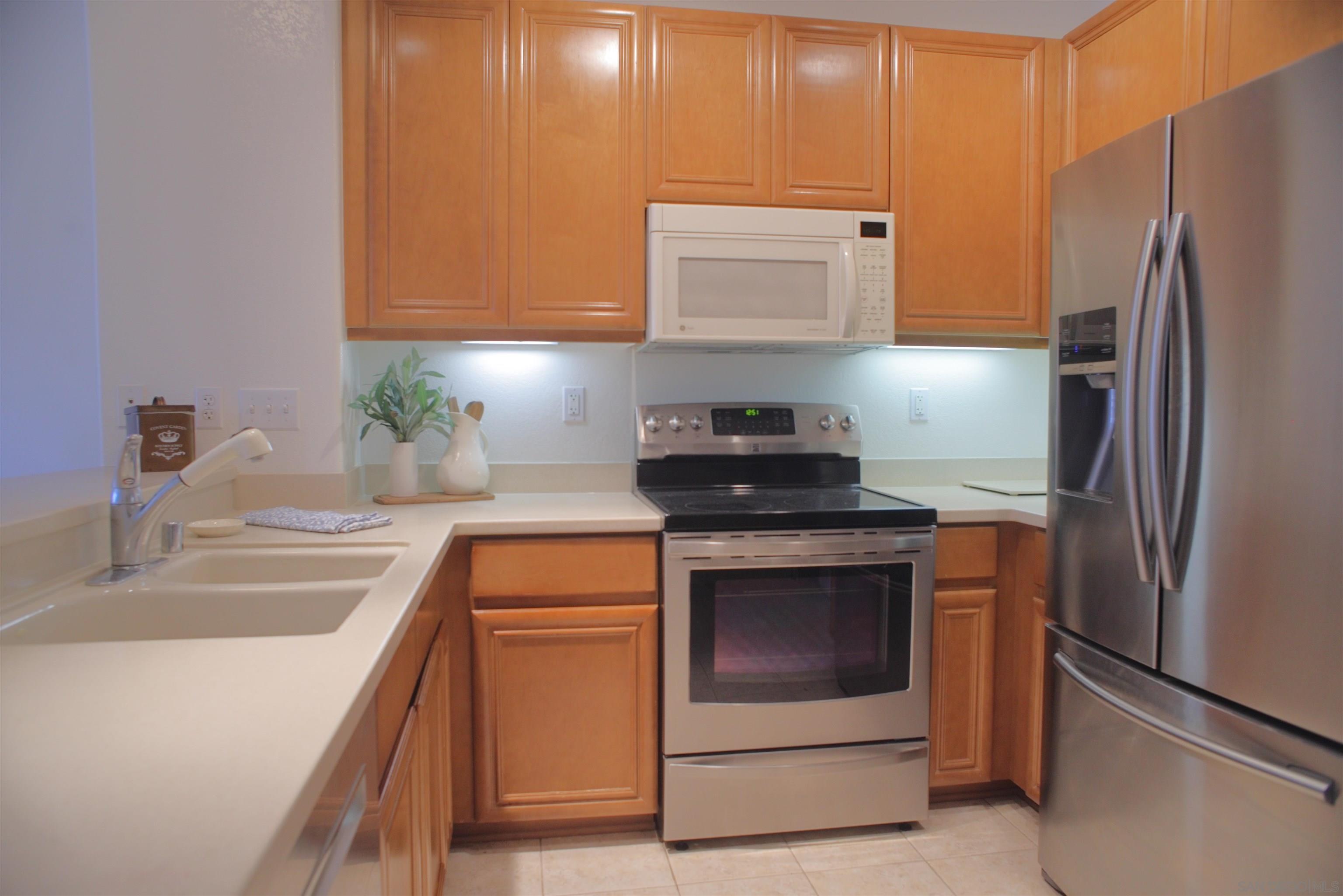 Detail Gallery Image 6 of 37 For 350  K Street  #408,  San Diego,  CA 92101 - 2 Beds | 2 Baths