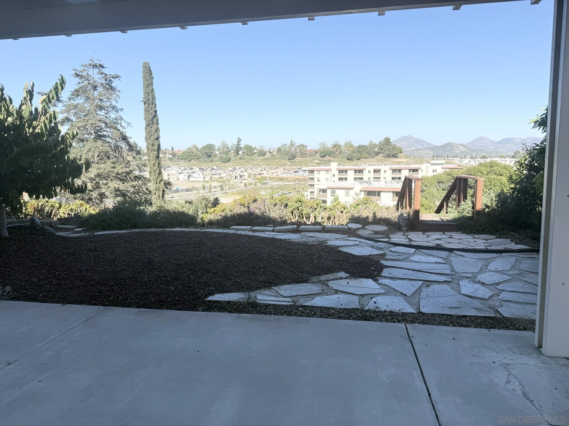 Detail Gallery Image 8 of 9 For 14547  Yukon, San Diego,  CA 92129 - 4 Beds | 2/1 Baths