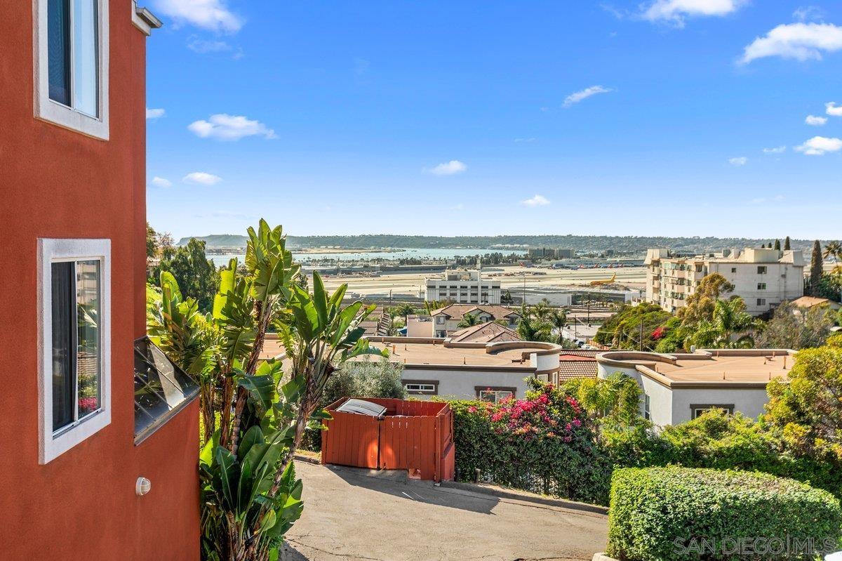 Detail Gallery Image 2 of 32 For 3145  Union Street  #1,  San Diego,  CA 92103 - 2 Beds | 2 Baths