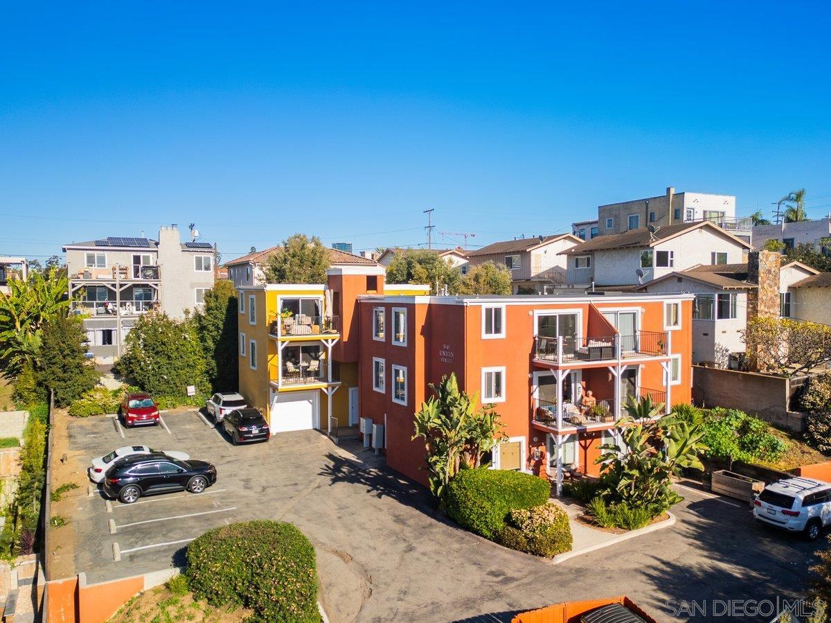 Detail Gallery Image 3 of 32 For 3145  Union Street  #1,  San Diego,  CA 92103 - 2 Beds | 2 Baths