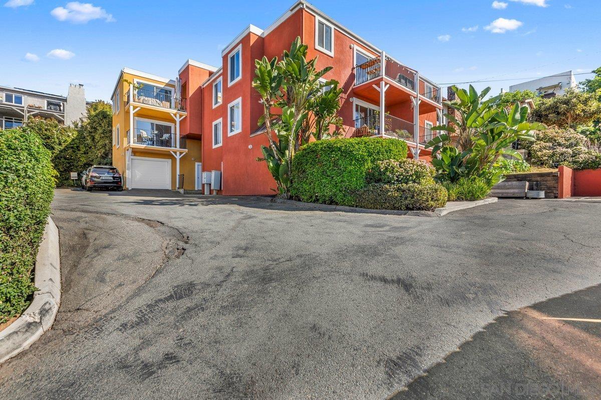 Detail Gallery Image 4 of 32 For 3145  Union Street  #1,  San Diego,  CA 92103 - 2 Beds | 2 Baths