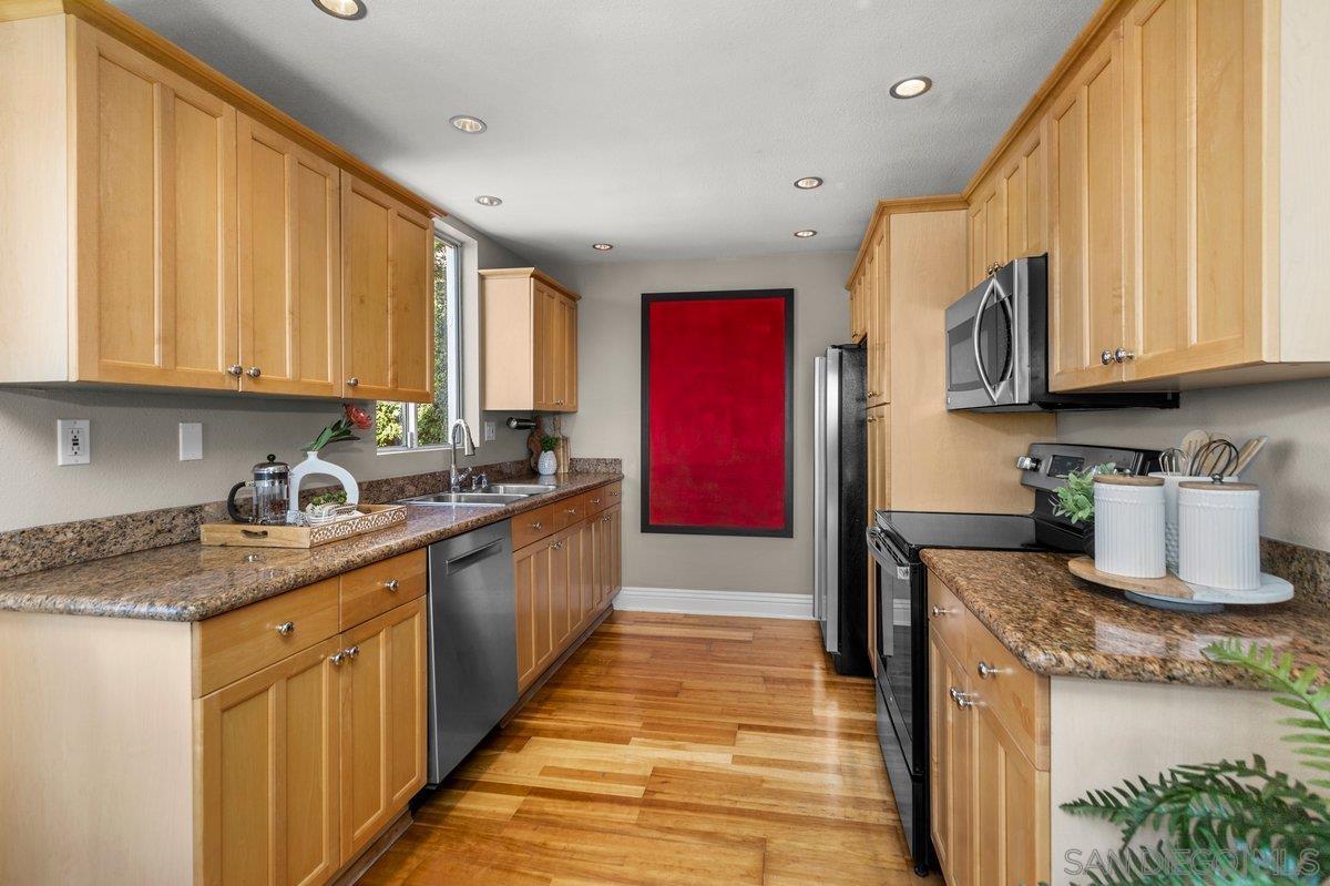 Detail Gallery Image 9 of 32 For 3145  Union Street  #1,  San Diego,  CA 92103 - 2 Beds | 2 Baths