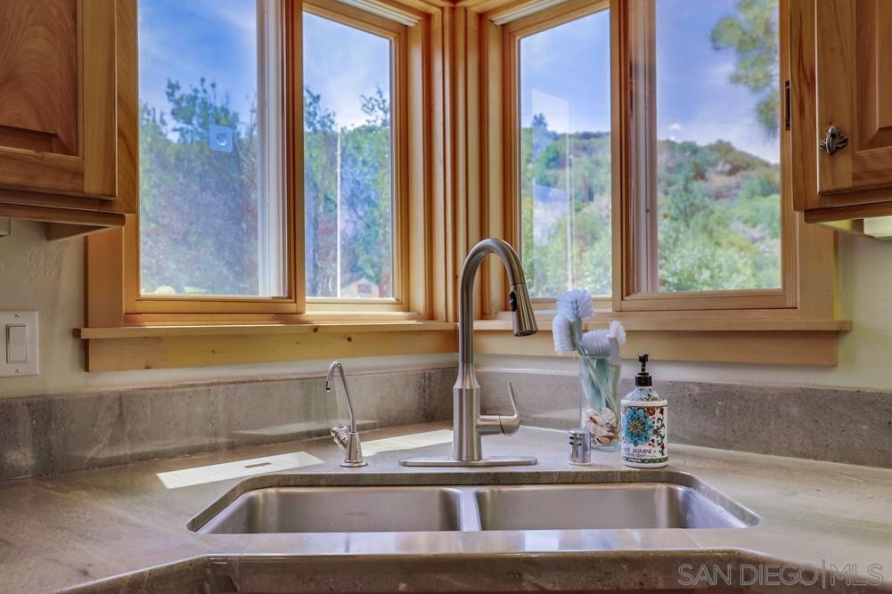 Detail Gallery Image 10 of 49 For 753  Ridgewood Dr, Julian,  CA 92036 - 4 Beds | 3/1 Baths