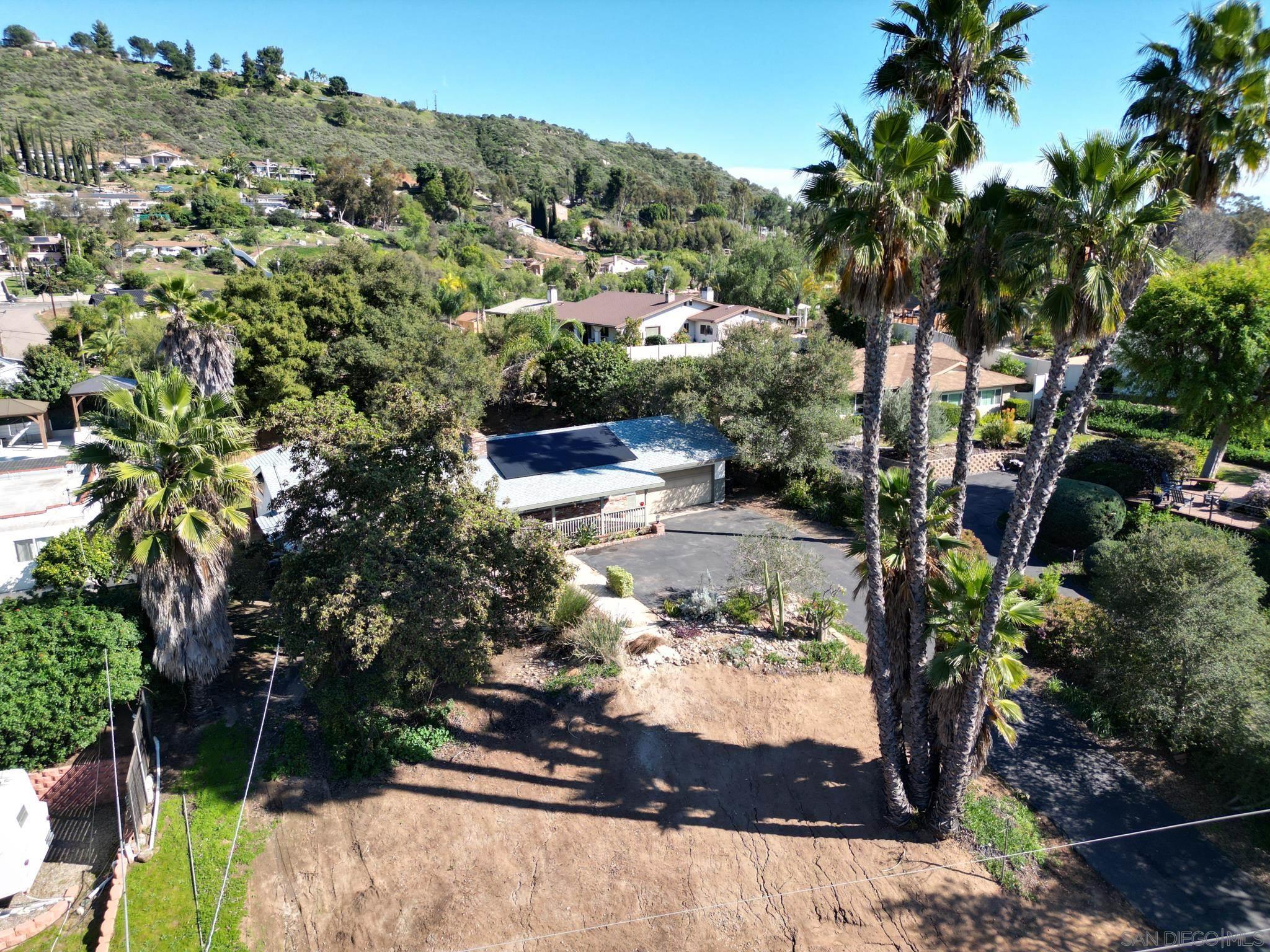 Detail Gallery Image 2 of 42 For 26327 N Broadway, Escondido,  CA 92026 - 3 Beds | 2 Baths