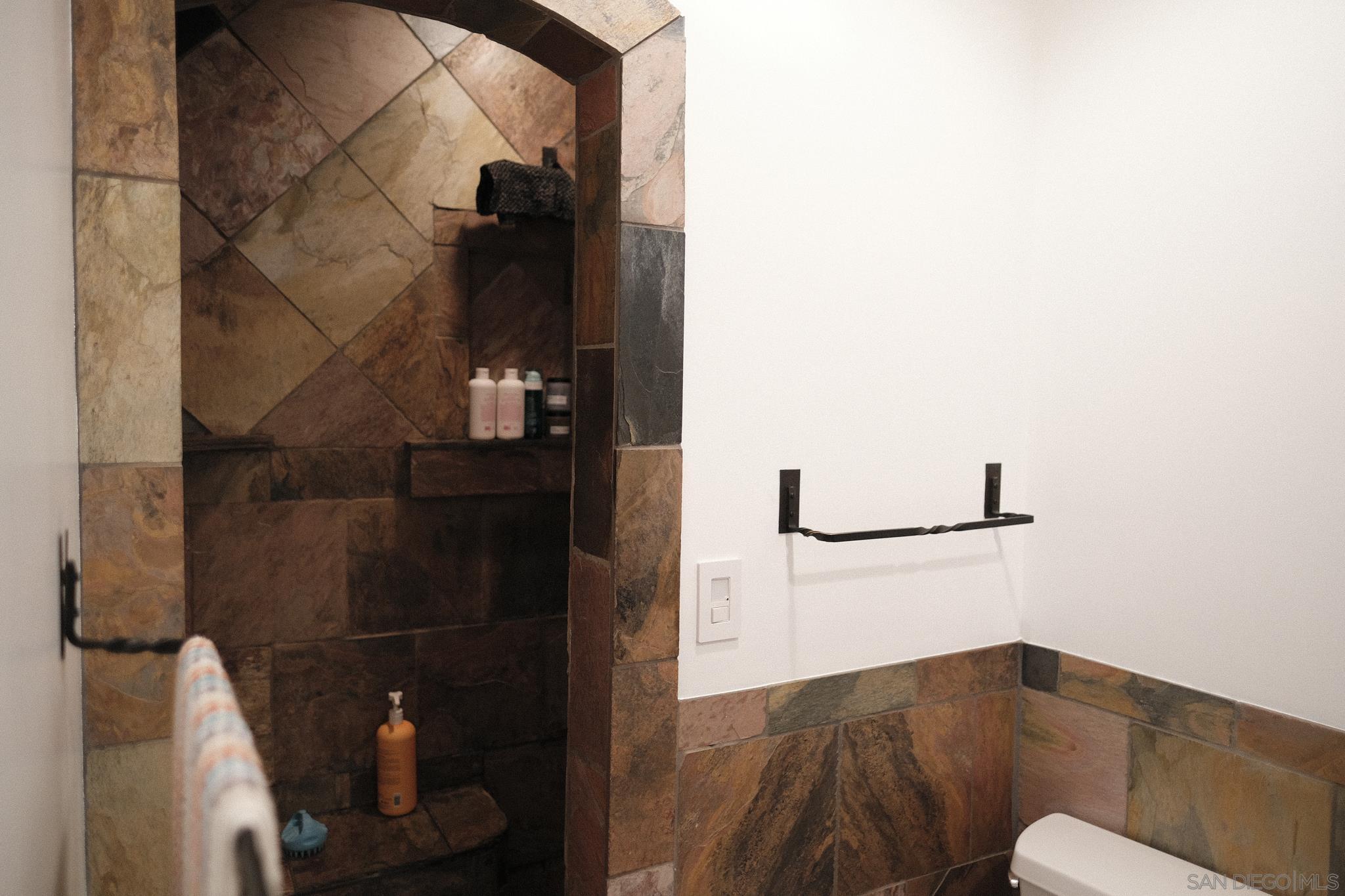 Detail Gallery Image 17 of 42 For 26327 N Broadway, Escondido,  CA 92026 - 3 Beds | 2 Baths