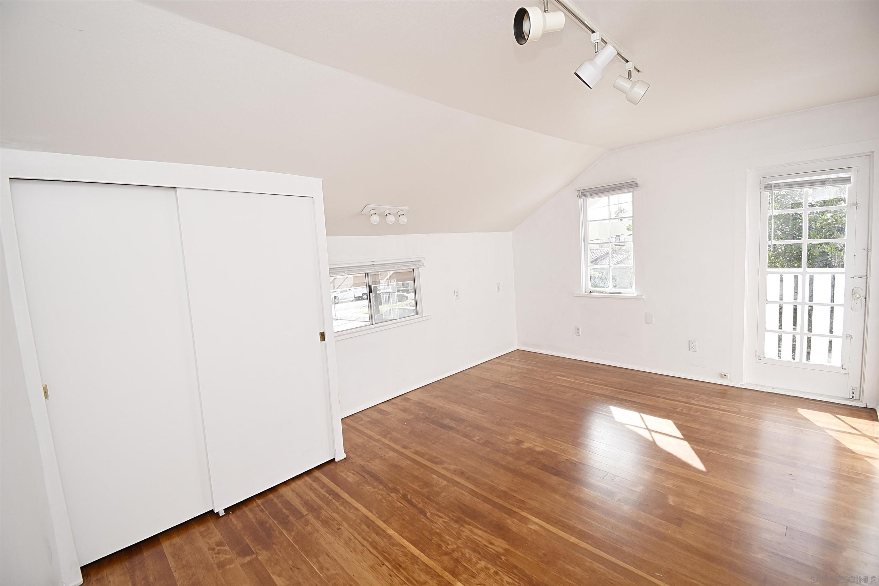 Detail Gallery Image 43 of 73 For 4778  Panorama Drive, San Diego,  CA 92116 - 6 Beds | 2 Baths