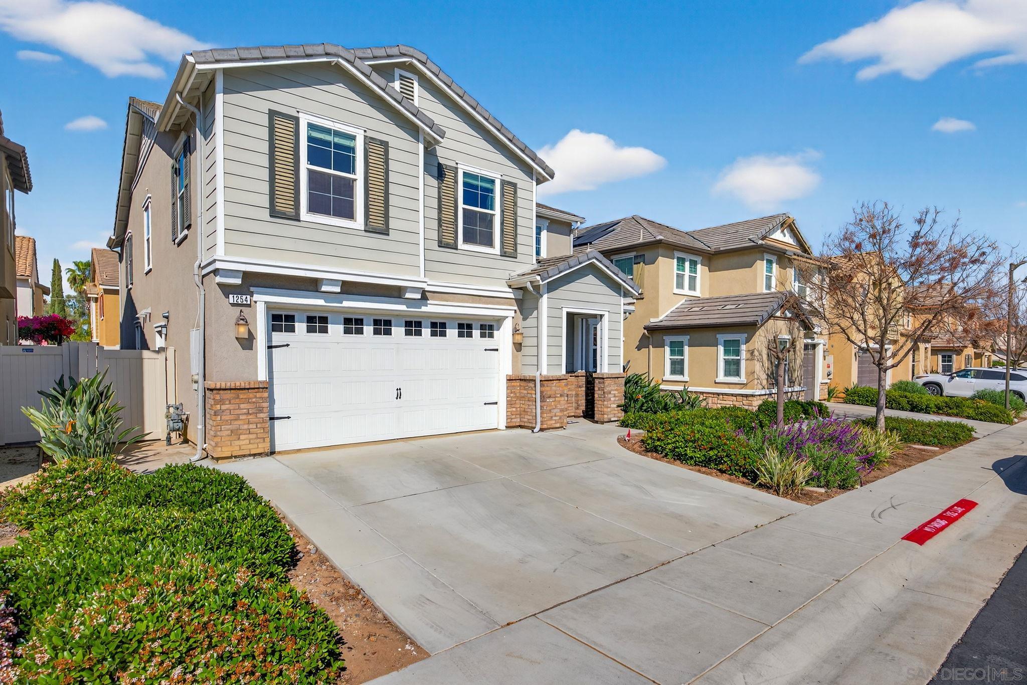 Detail Gallery Image 2 of 45 For 1254  White Oak, El Cajon,  CA 92020 - 5 Beds | 3/1 Baths