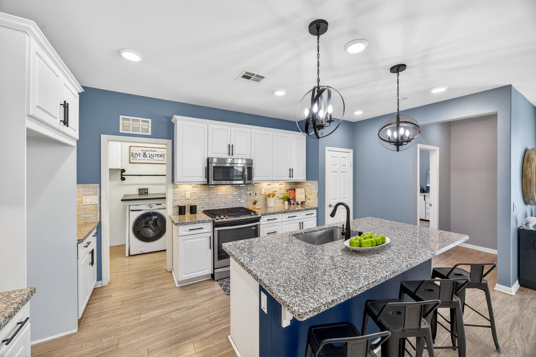 Detail Gallery Image 11 of 45 For 1254  White Oak, El Cajon,  CA 92020 - 5 Beds | 3/1 Baths