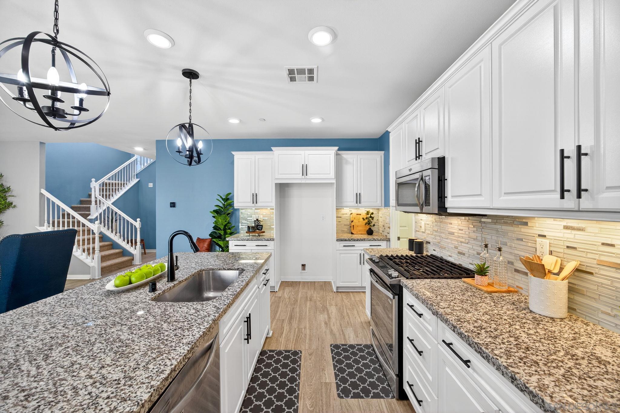 Detail Gallery Image 13 of 45 For 1254  White Oak, El Cajon,  CA 92020 - 5 Beds | 3/1 Baths