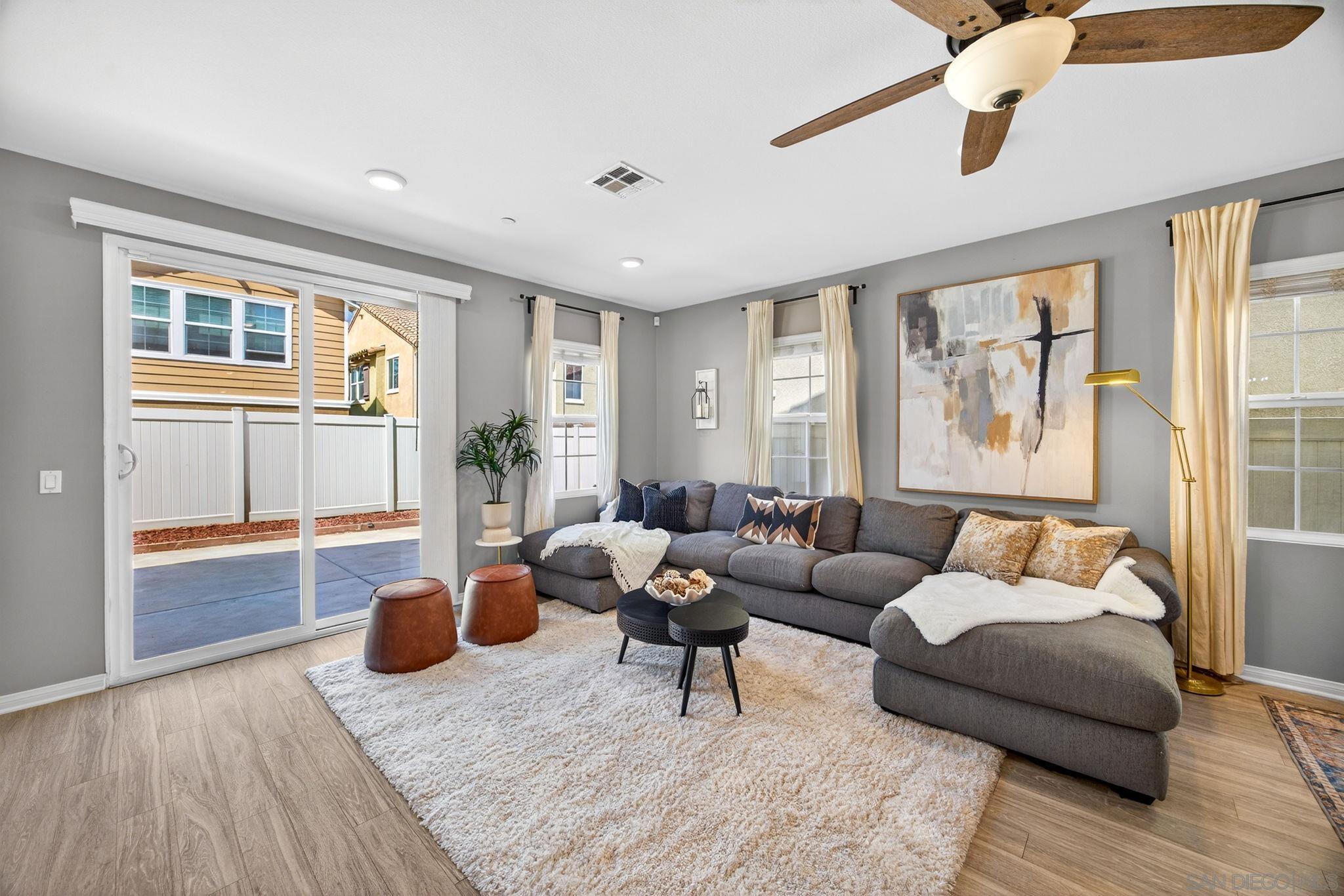 Detail Gallery Image 7 of 45 For 1254  White Oak, El Cajon,  CA 92020 - 5 Beds | 3/1 Baths