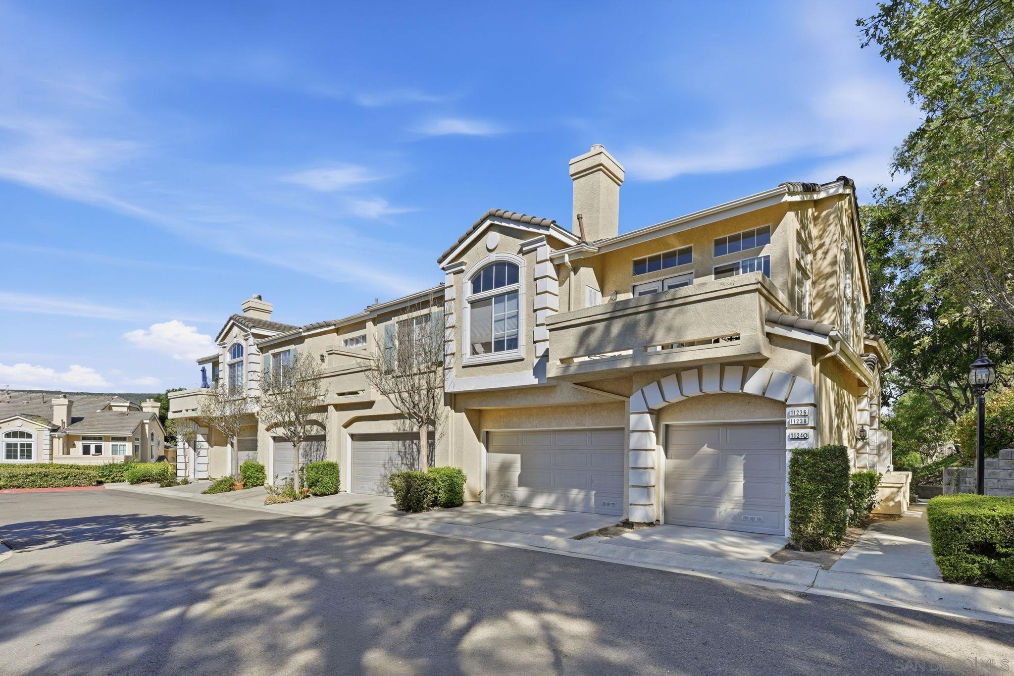 Detail Gallery Image 2 of 37 For 11240  Provencal Place, San Diego,  CA 92128 - 2 Beds | 2 Baths