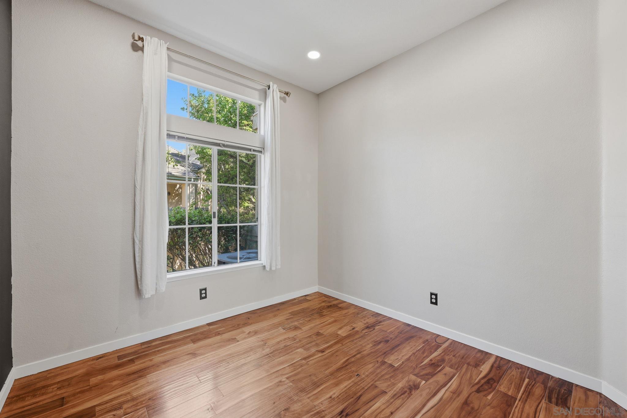 Detail Gallery Image 17 of 37 For 11240  Provencal Place, San Diego,  CA 92128 - 2 Beds | 2 Baths