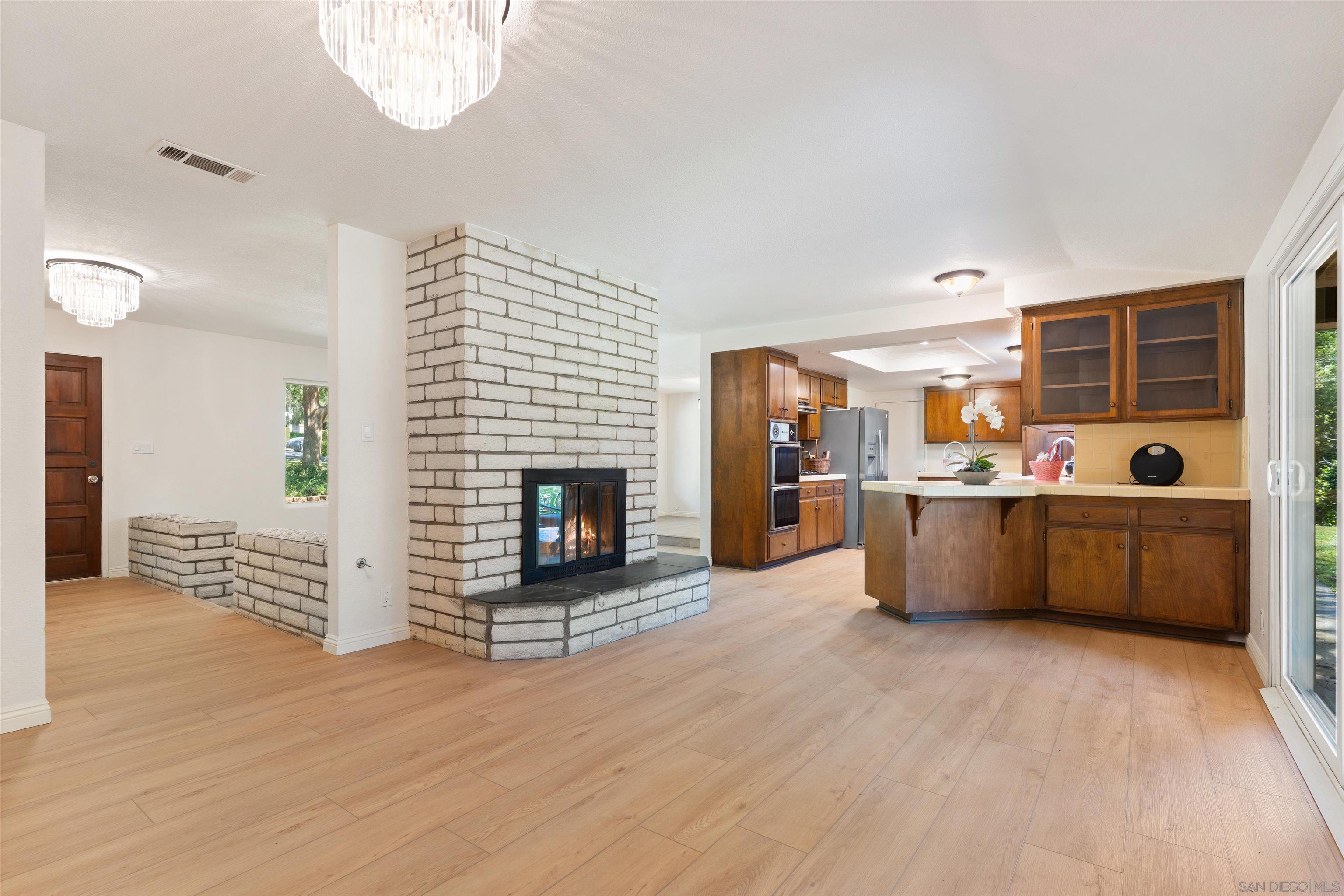 Detail Gallery Image 11 of 37 For 1027  Pepper Tree Lane, Fallbrook,  CA 92028 - 3 Beds | 2 Baths