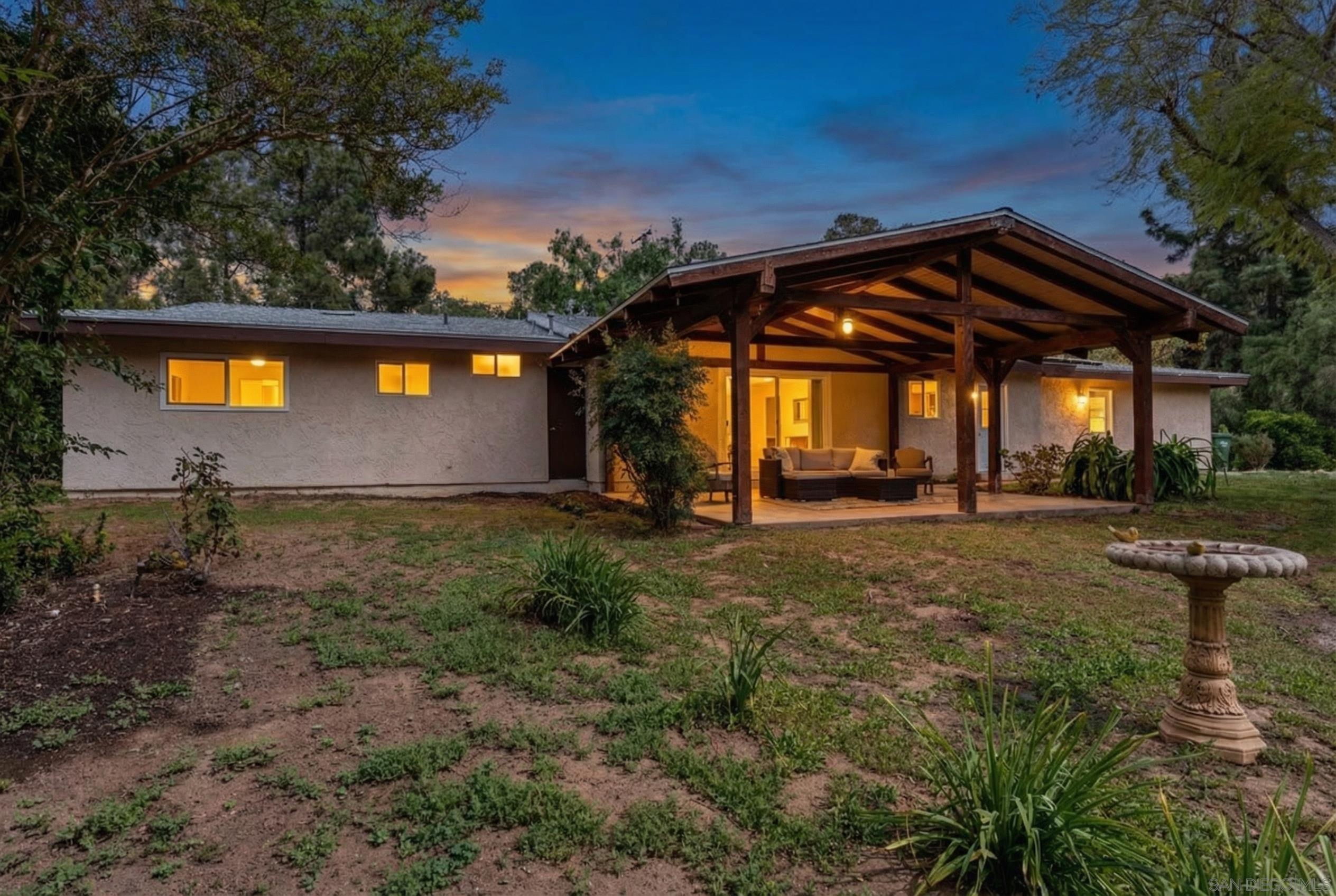 Detail Gallery Image 14 of 37 For 1027  Pepper Tree Lane, Fallbrook,  CA 92028 - 3 Beds | 2 Baths