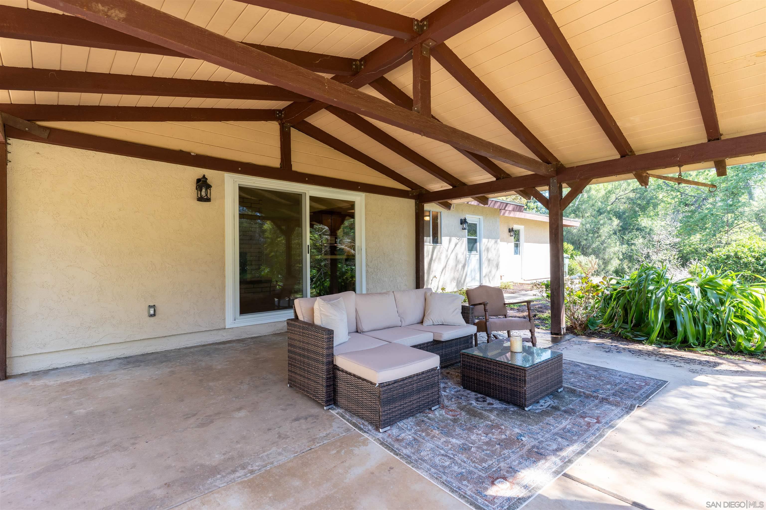 Detail Gallery Image 19 of 37 For 1027  Pepper Tree Lane, Fallbrook,  CA 92028 - 3 Beds | 2 Baths