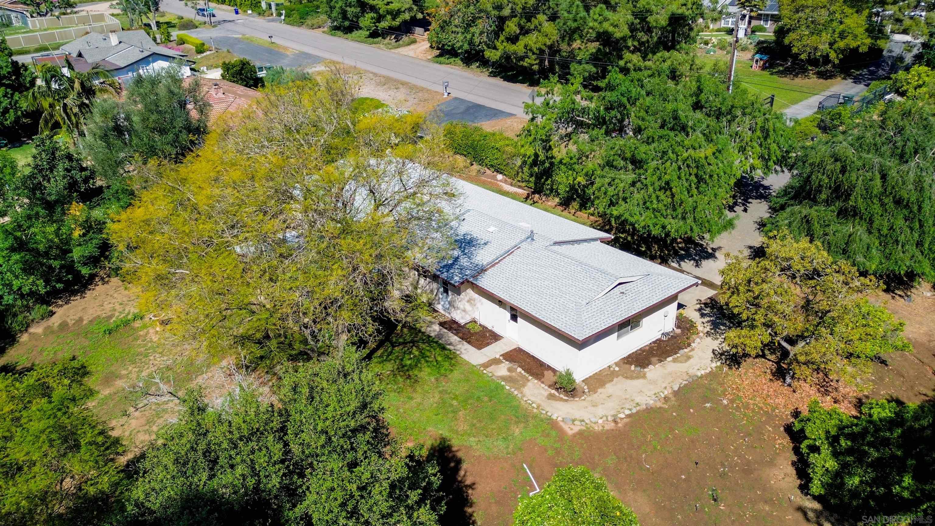 Detail Gallery Image 35 of 37 For 1027  Pepper Tree Lane, Fallbrook,  CA 92028 - 3 Beds | 2 Baths