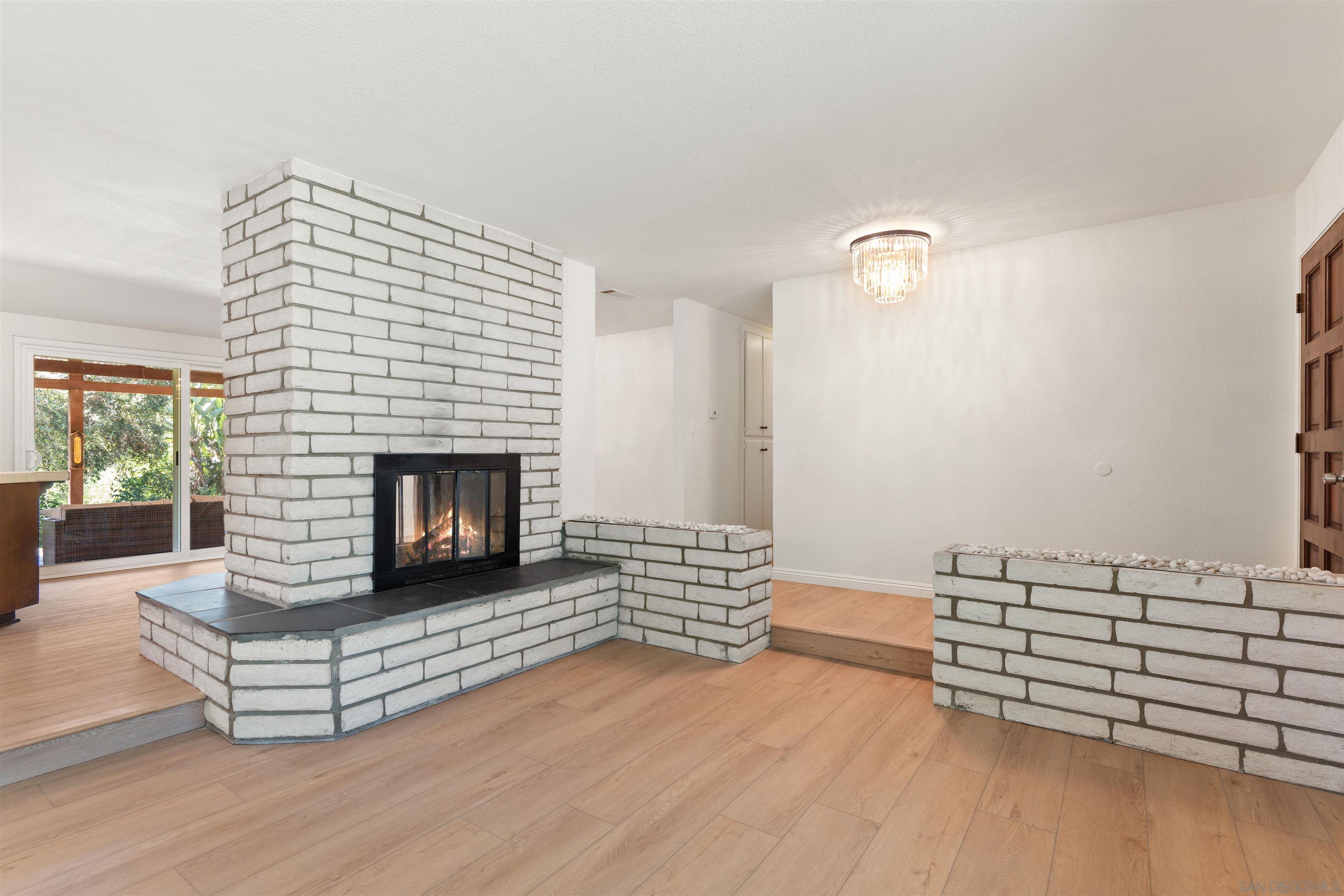 Detail Gallery Image 6 of 37 For 1027  Pepper Tree Lane, Fallbrook,  CA 92028 - 3 Beds | 2 Baths