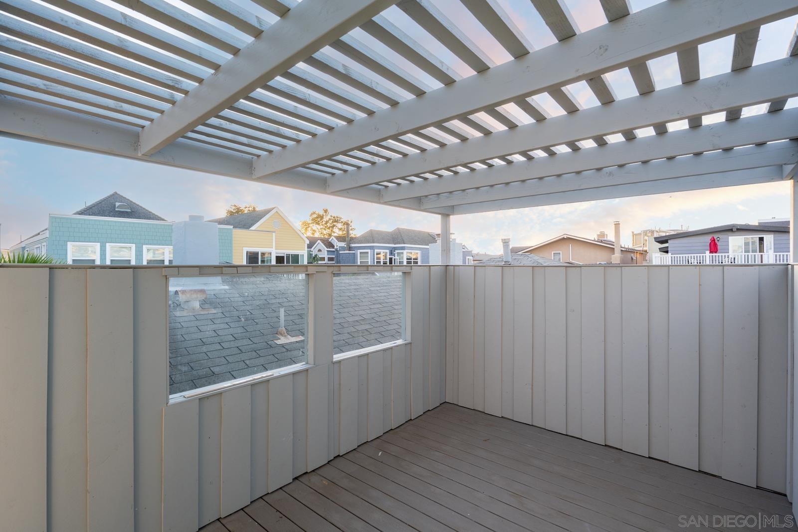 Detail Gallery Image 23 of 29 For 811  Anacapa Court, San Diego,  CA 92109 - 3 Beds | 2 Baths