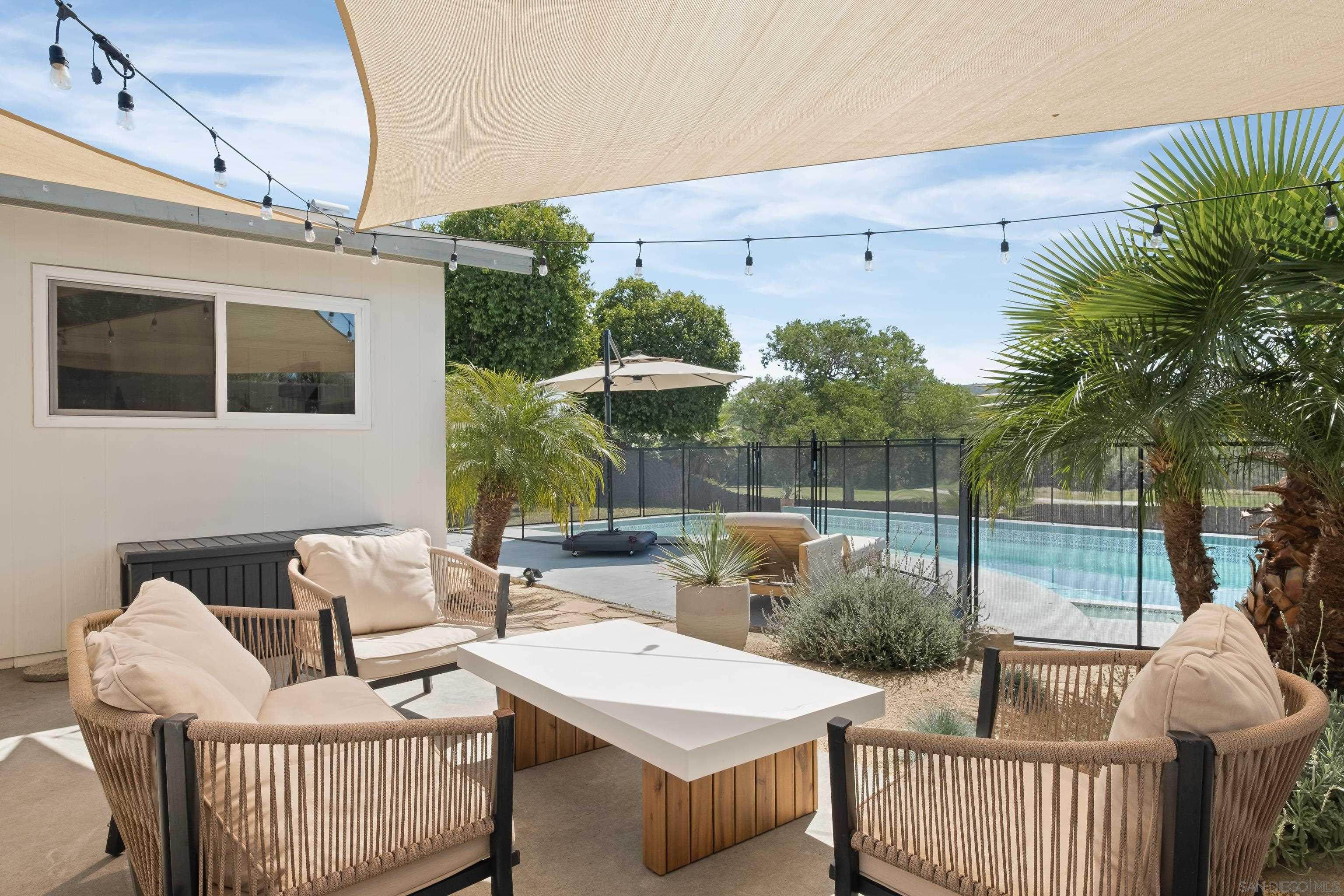 Front Image Thumbnail for SD260007062