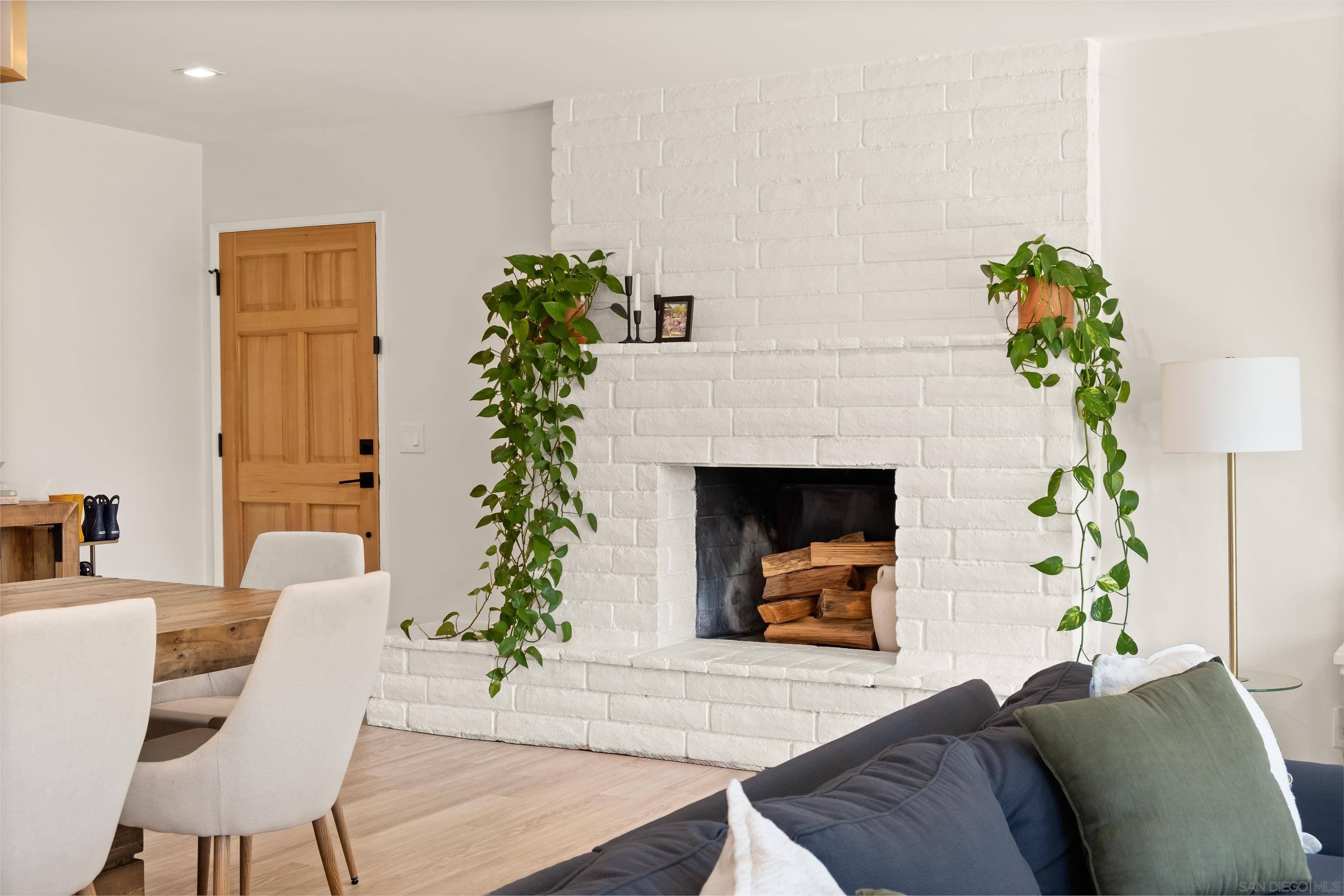 Detail Gallery Image 12 of 53 For 9081  Inverness, Santee,  CA 92071 - 4 Beds | 2 Baths