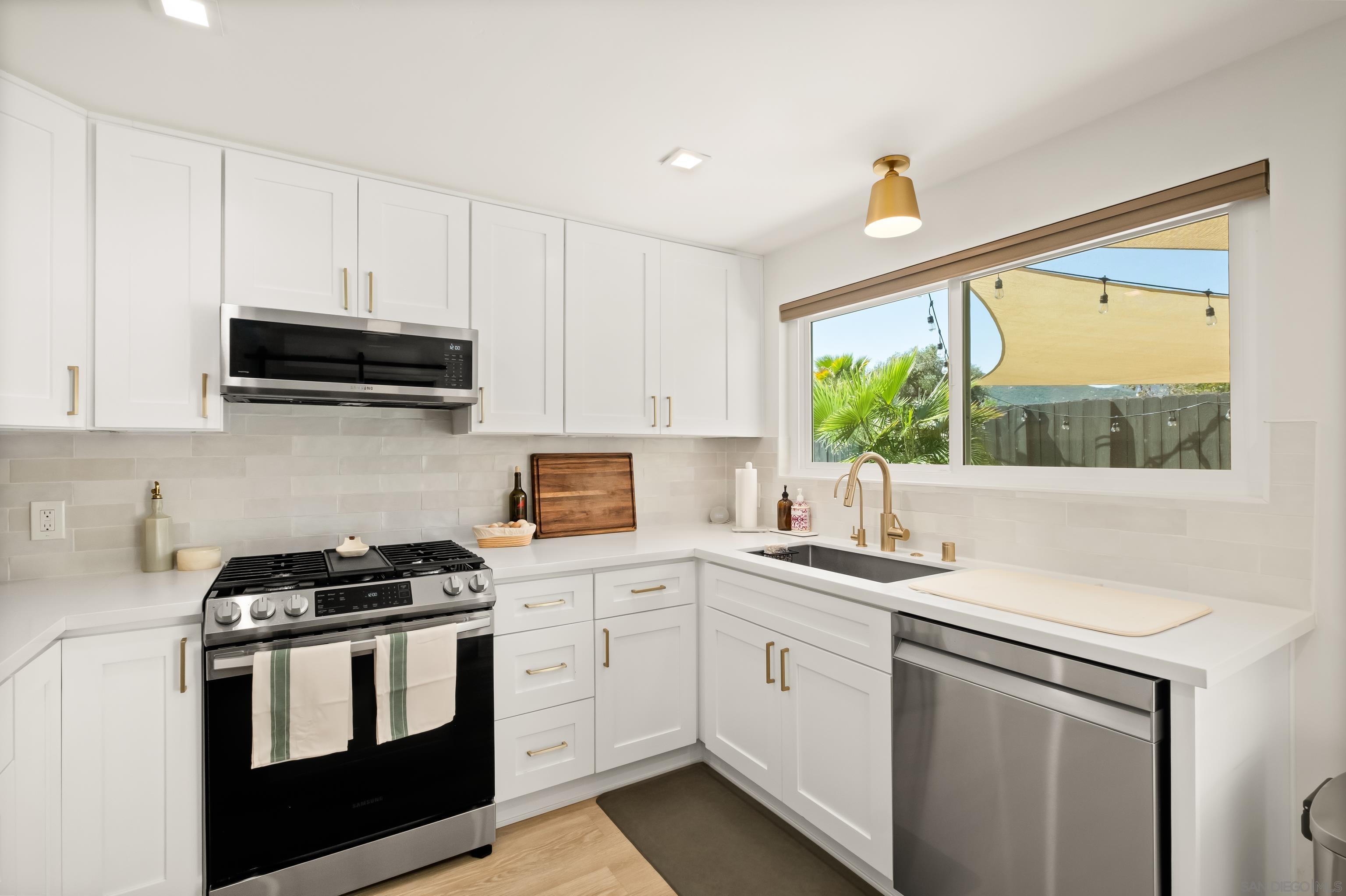 Detail Gallery Image 15 of 53 For 9081  Inverness, Santee,  CA 92071 - 4 Beds | 2 Baths