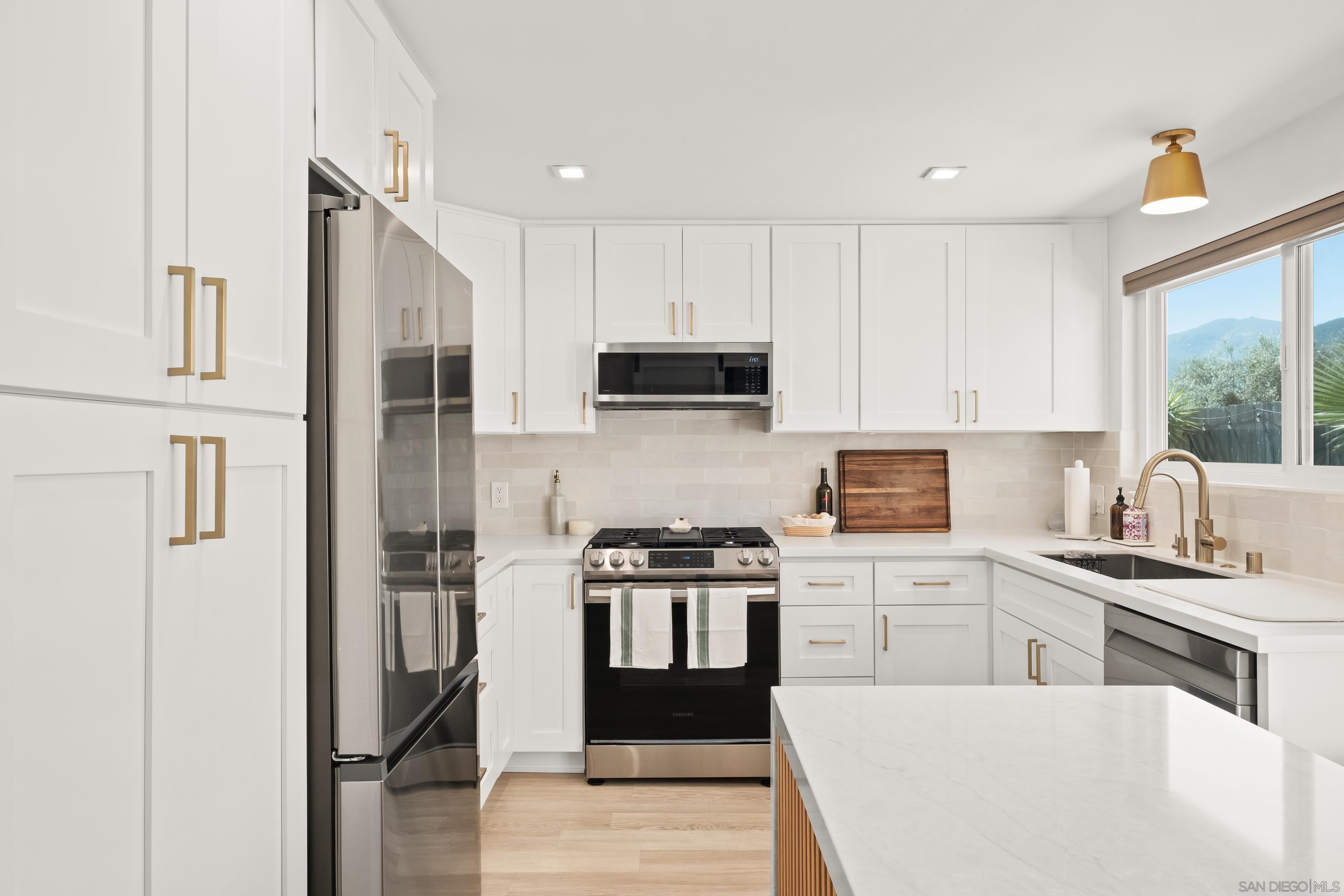 Detail Gallery Image 16 of 53 For 9081  Inverness, Santee,  CA 92071 - 4 Beds | 2 Baths