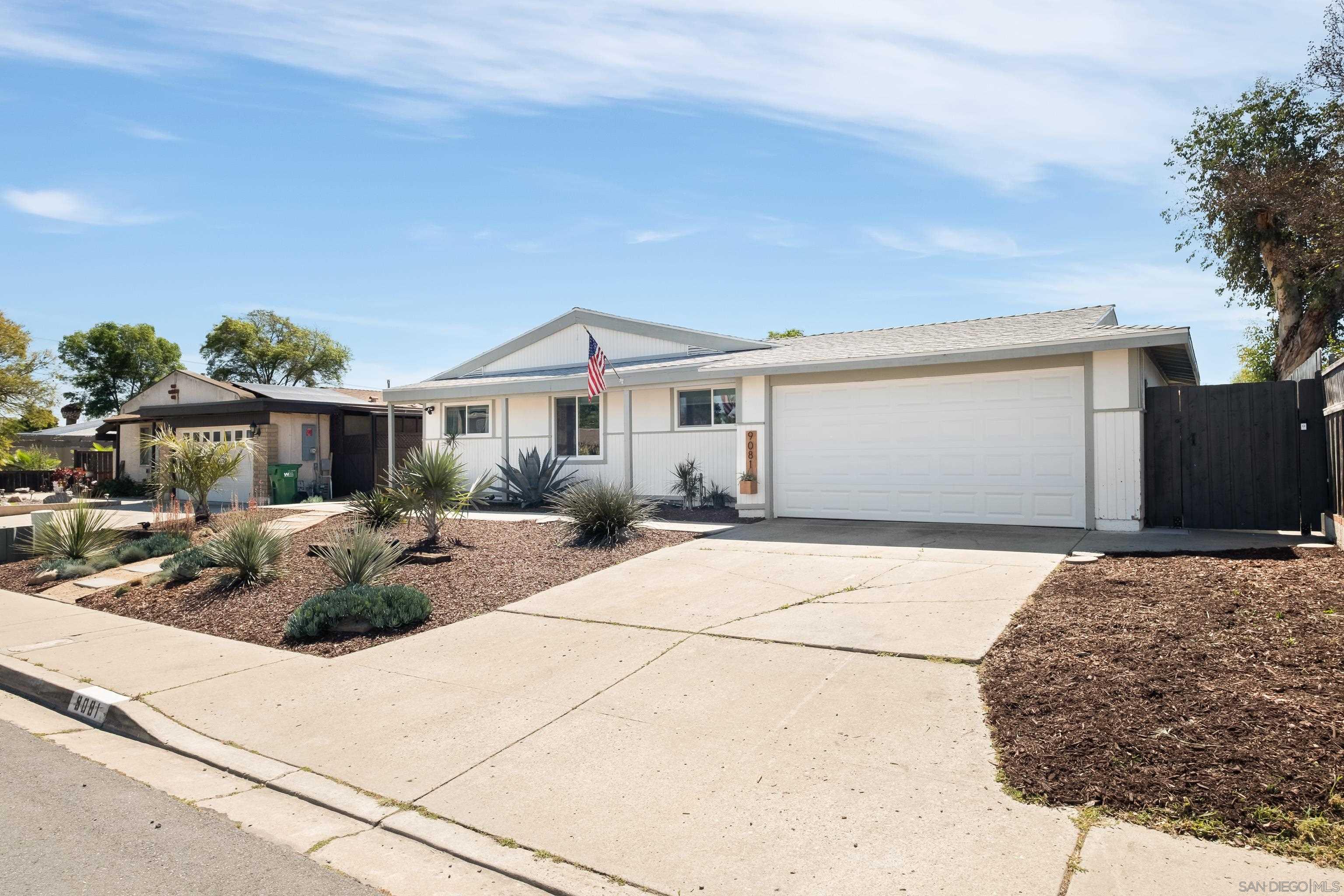 Detail Gallery Image 3 of 53 For 9081  Inverness, Santee,  CA 92071 - 4 Beds | 2 Baths