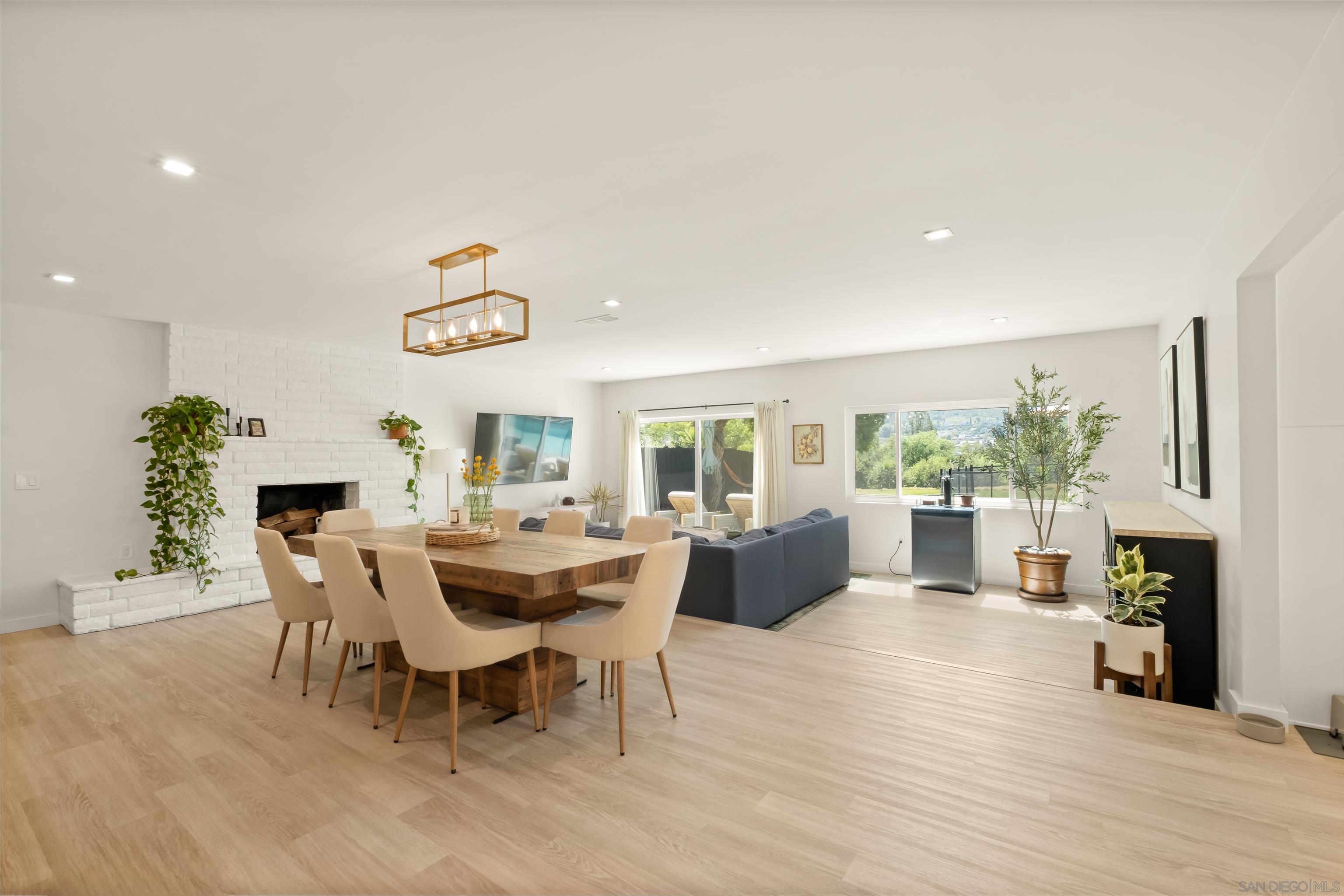 Detail Gallery Image 6 of 53 For 9081  Inverness, Santee,  CA 92071 - 4 Beds | 2 Baths