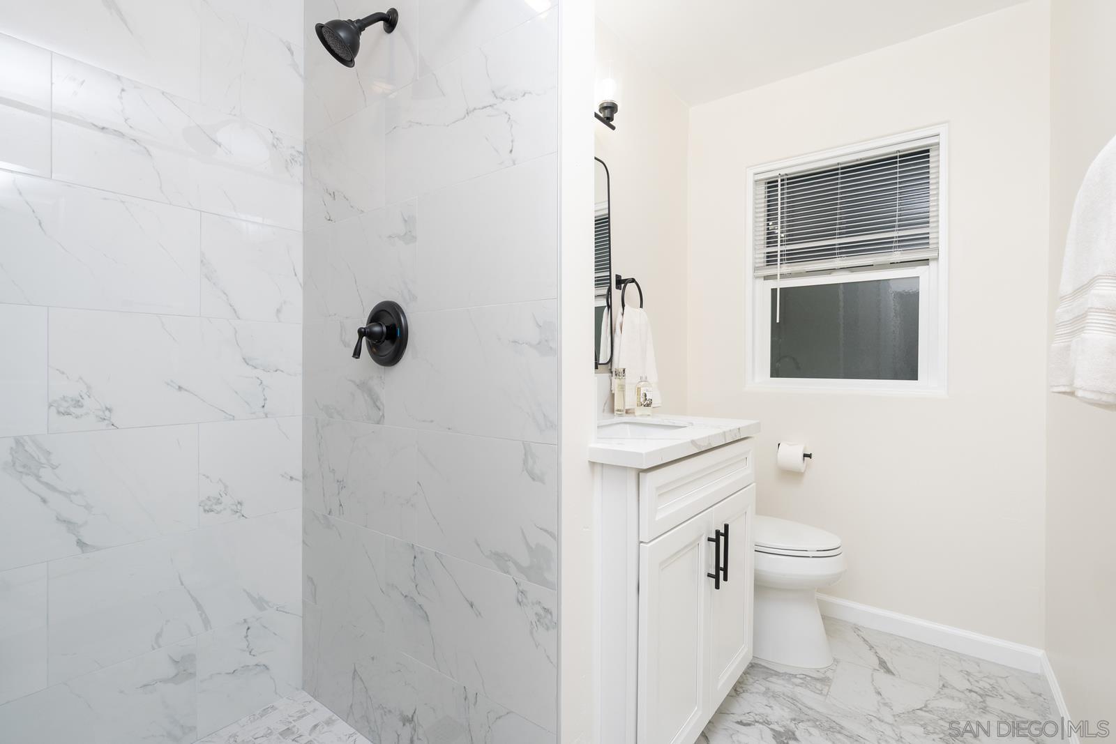 Detail Gallery Image 12 of 19 For 815  Anacapa Court, San Diego,  CA 92109 - 2 Beds | 1 Baths