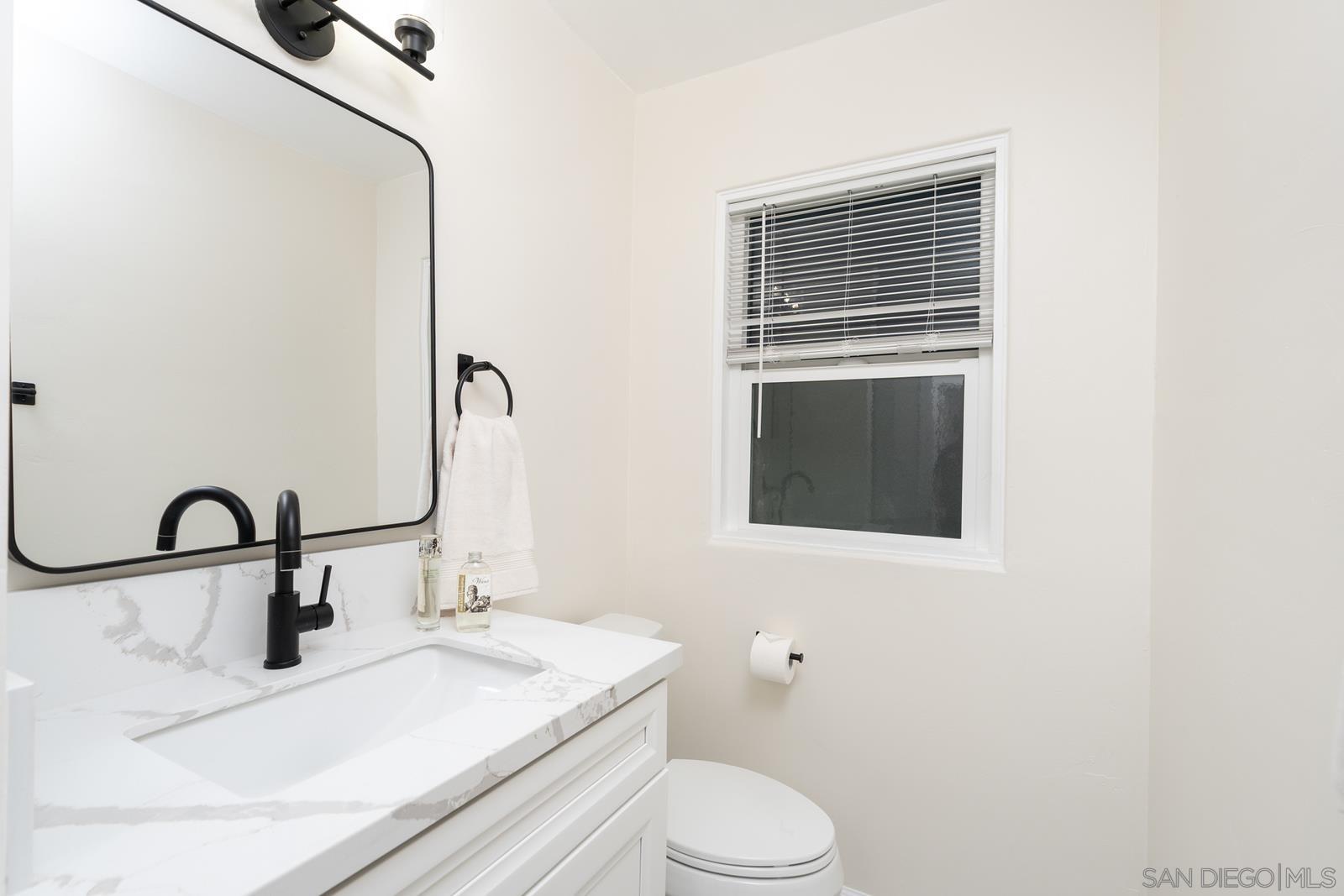 Detail Gallery Image 13 of 19 For 815  Anacapa Court, San Diego,  CA 92109 - 2 Beds | 1 Baths