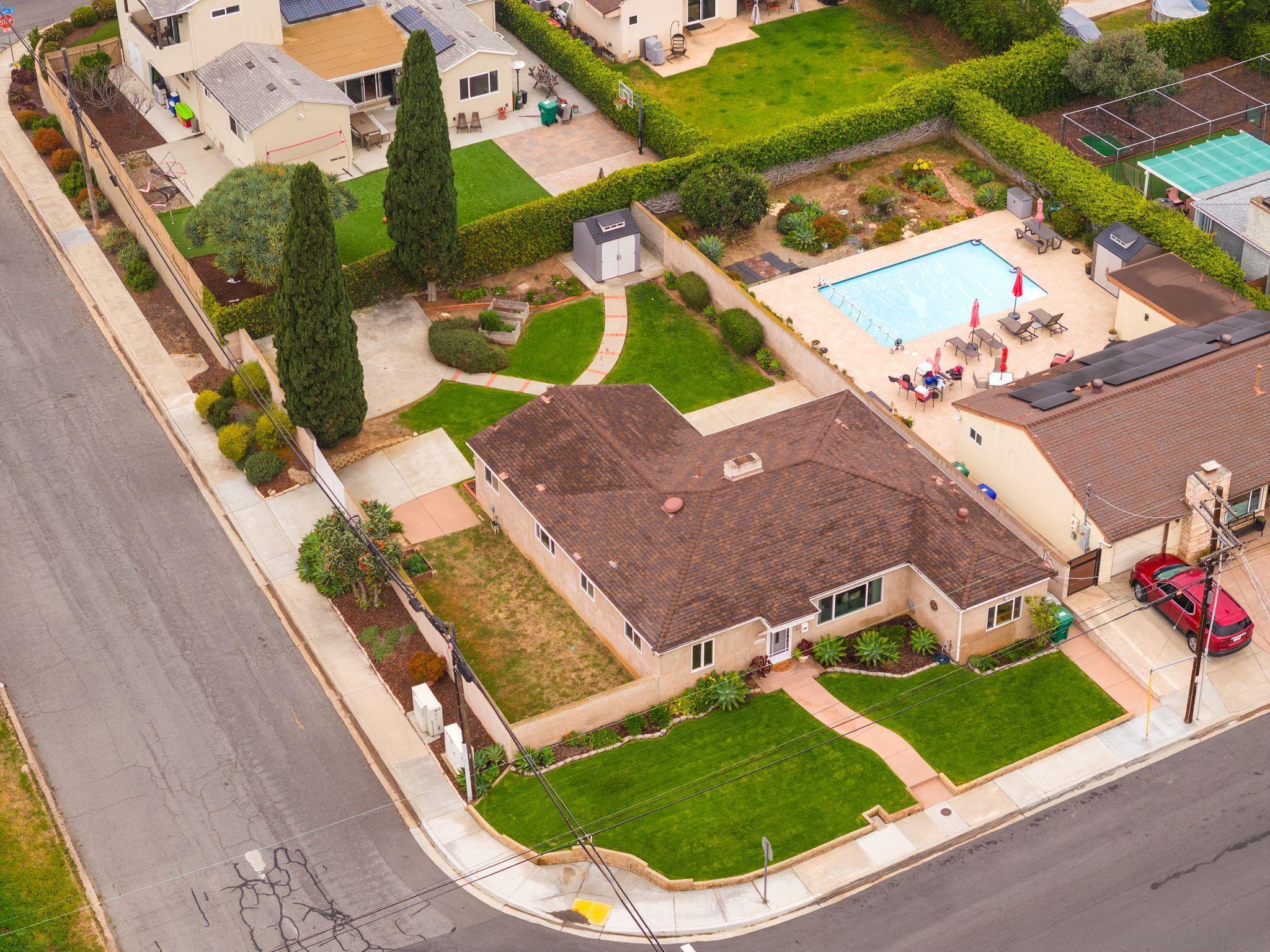 Detail Gallery Image 2 of 50 For 2604  Grandview Street, San Diego,  CA 92110 - 4 Beds | 2 Baths