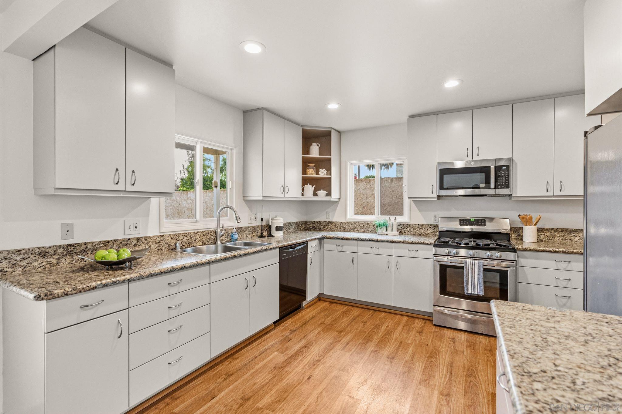 Detail Gallery Image 14 of 50 For 2604  Grandview Street, San Diego,  CA 92110 - 4 Beds | 2 Baths