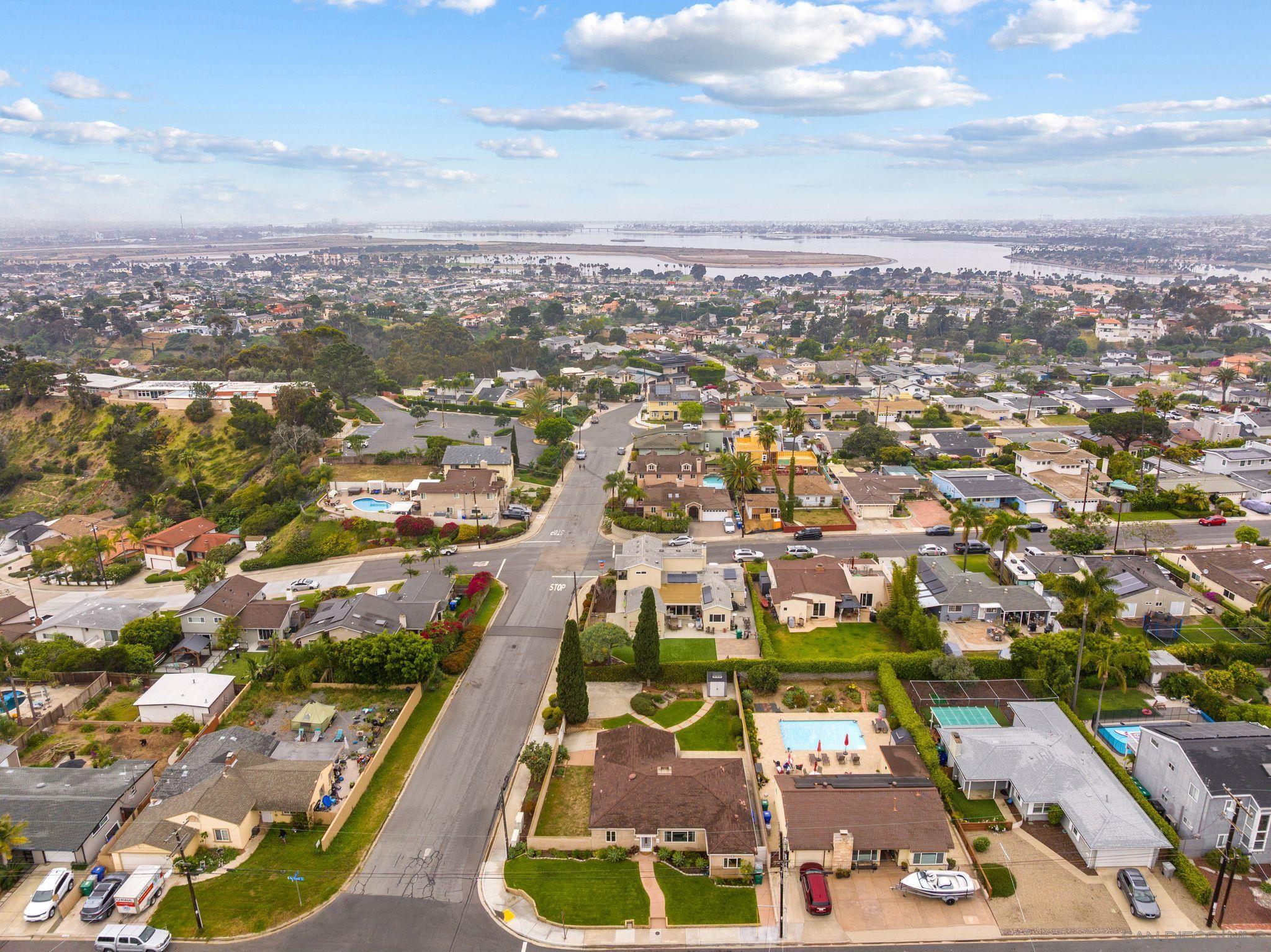 Detail Gallery Image 3 of 50 For 2604  Grandview Street, San Diego,  CA 92110 - 4 Beds | 2 Baths