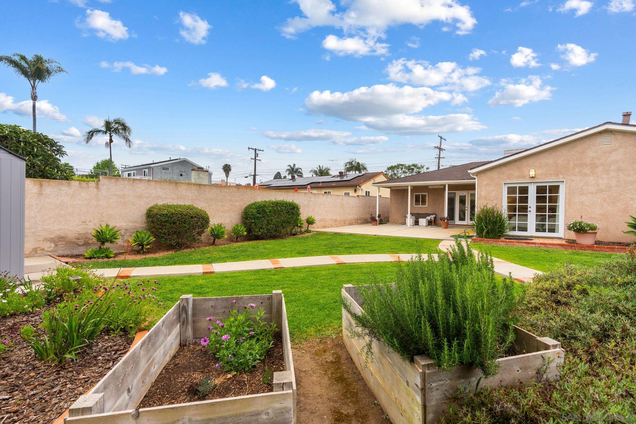 Detail Gallery Image 10 of 50 For 2604  Grandview Street, San Diego,  CA 92110 - 4 Beds | 2 Baths