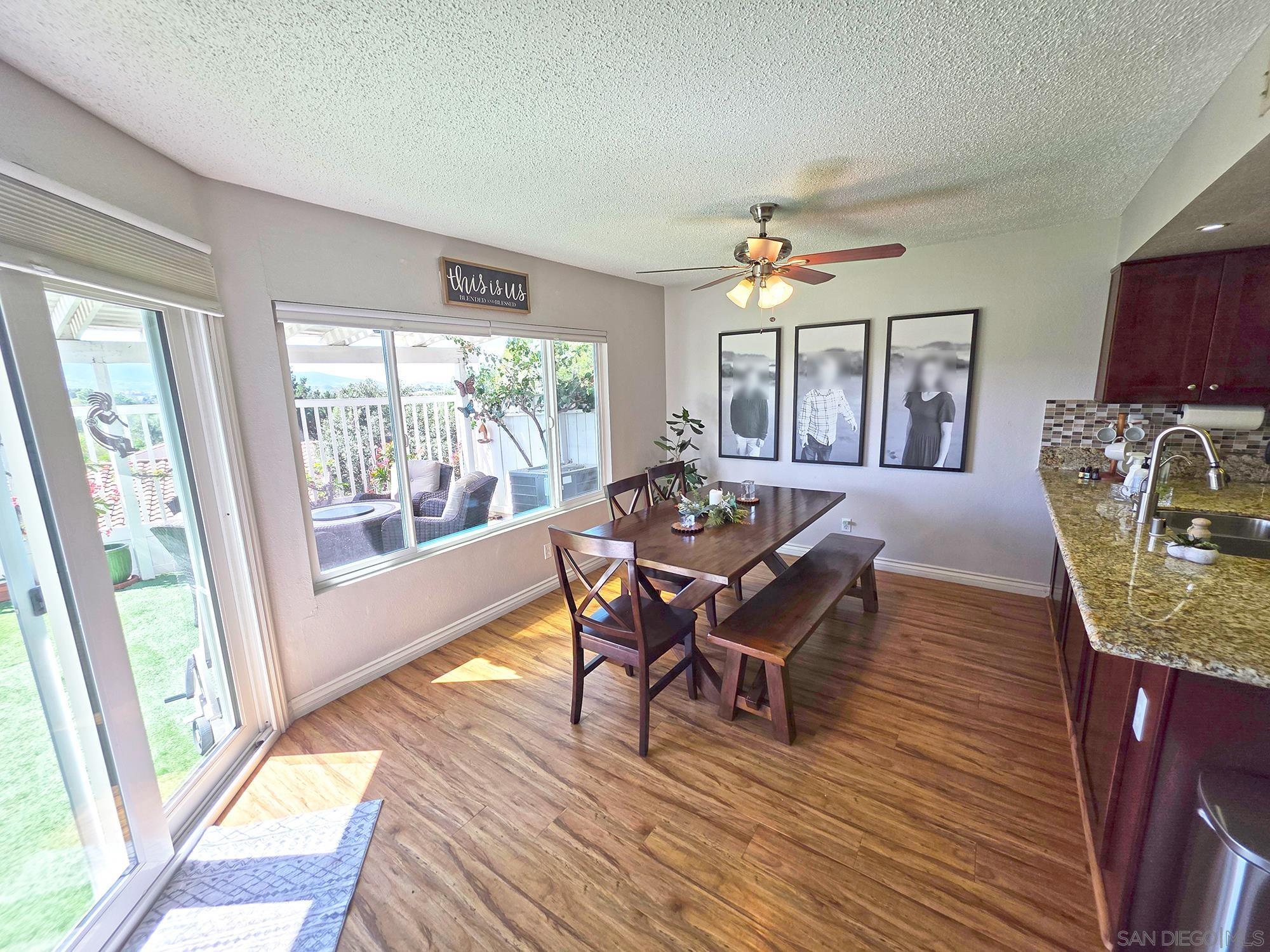 Detail Gallery Image 7 of 21 For 341  Rolling Hills, San Marcos,  CA 92069 - 3 Beds | 2/1 Baths