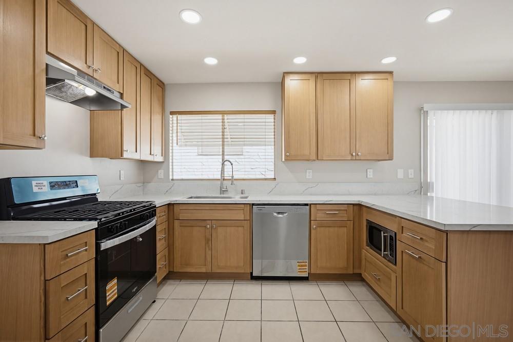 Detail Gallery Image 5 of 17 For 351  Gardenia Cir, Hemet,  CA 92543 - 2 Beds | 2 Baths