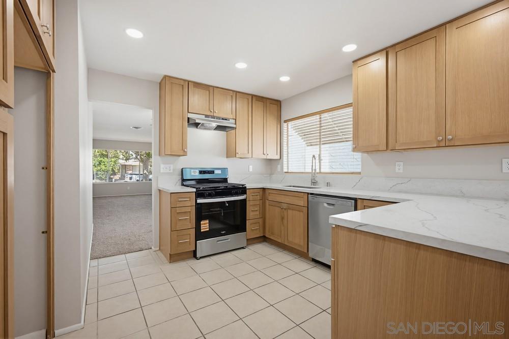 Detail Gallery Image 6 of 17 For 351  Gardenia Cir, Hemet,  CA 92543 - 2 Beds | 2 Baths