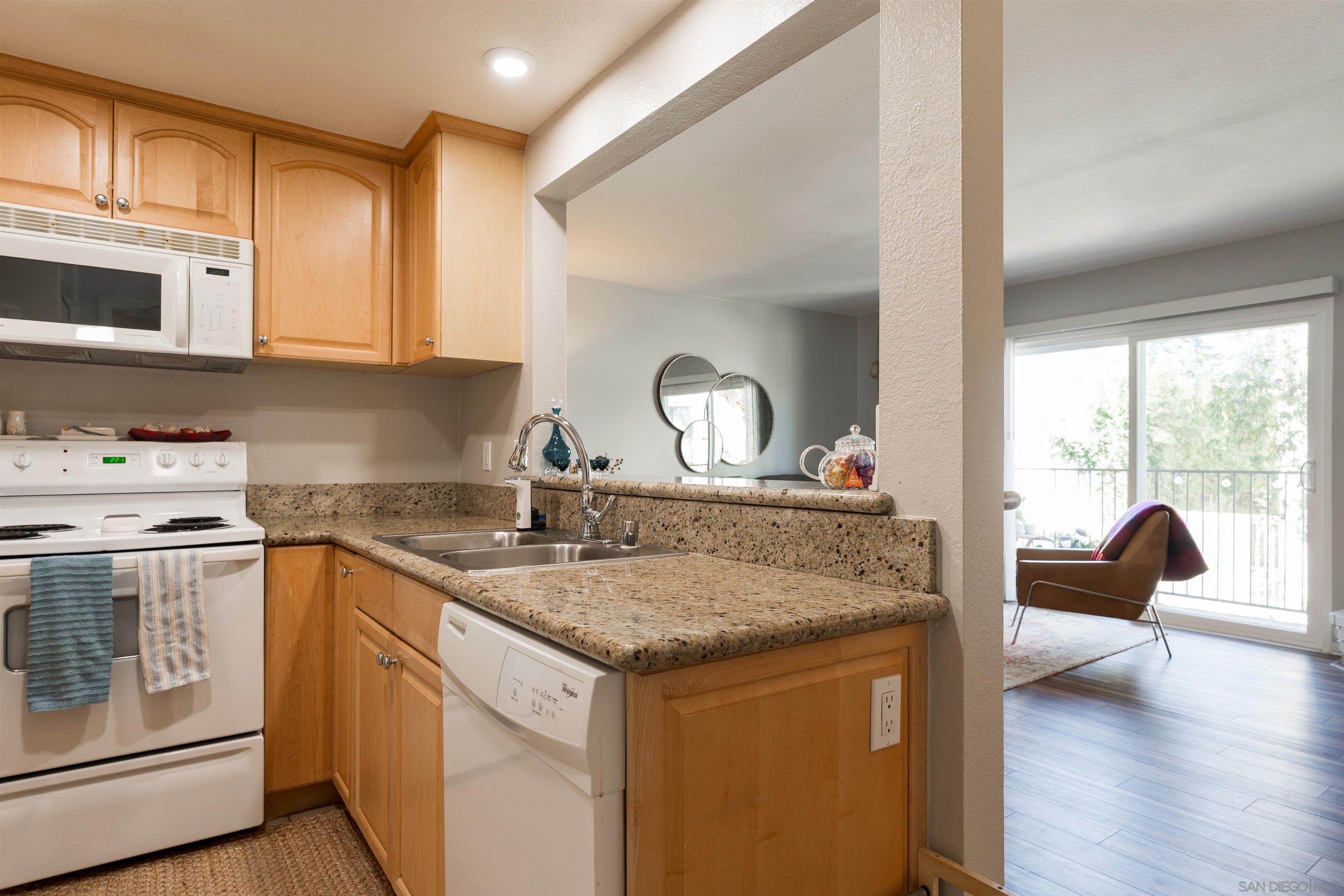 Detail Gallery Image 6 of 20 For 2940  Broadway  #38,  San Diego,  CA 92102 - 2 Beds | 1 Baths