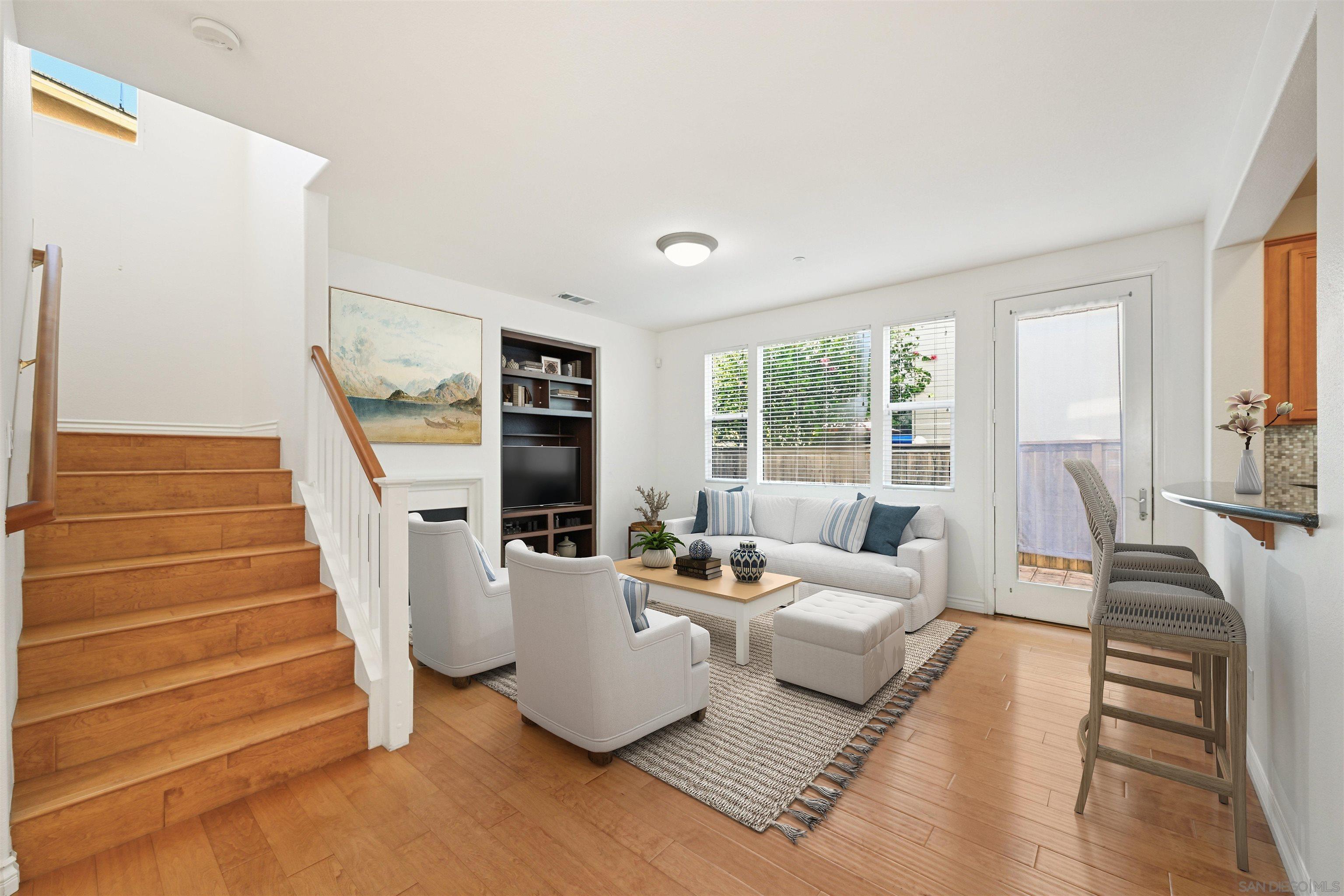 Detail Gallery Image 2 of 40 For 10521  Hollingsworth, San Diego,  CA 92127 - 3 Beds | 2/1 Baths