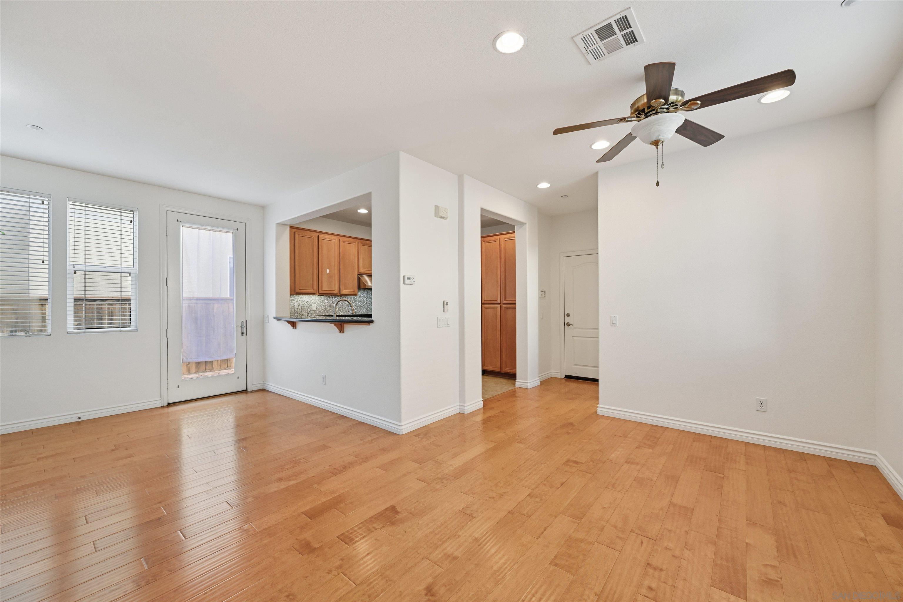 Detail Gallery Image 11 of 40 For 10521  Hollingsworth, San Diego,  CA 92127 - 3 Beds | 2/1 Baths