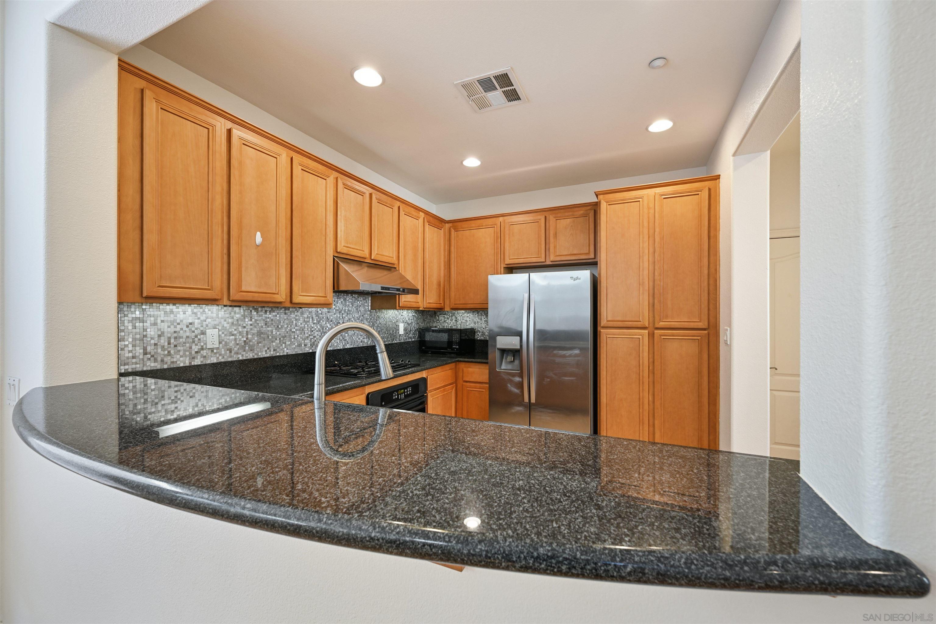 Detail Gallery Image 16 of 40 For 10521  Hollingsworth, San Diego,  CA 92127 - 3 Beds | 2/1 Baths