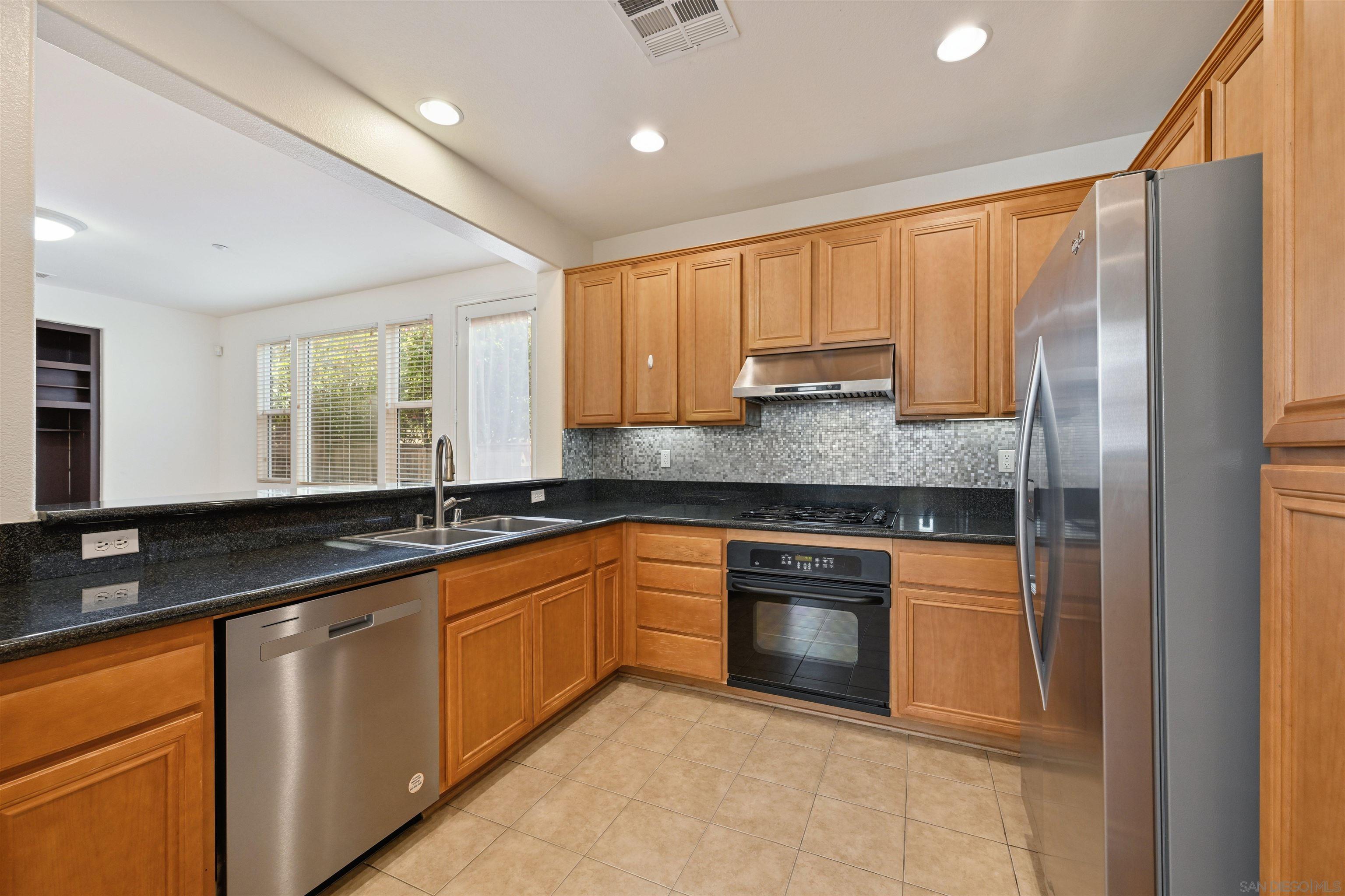 Detail Gallery Image 19 of 40 For 10521  Hollingsworth, San Diego,  CA 92127 - 3 Beds | 2/1 Baths