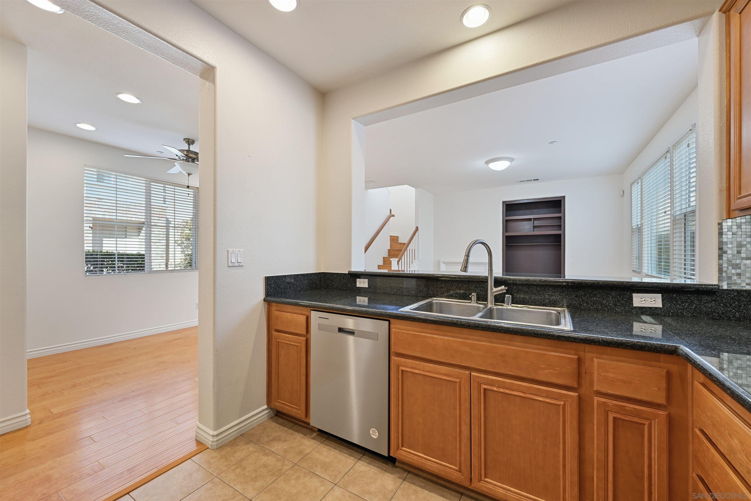 Detail Gallery Image 20 of 40 For 10521  Hollingsworth, San Diego,  CA 92127 - 3 Beds | 2/1 Baths