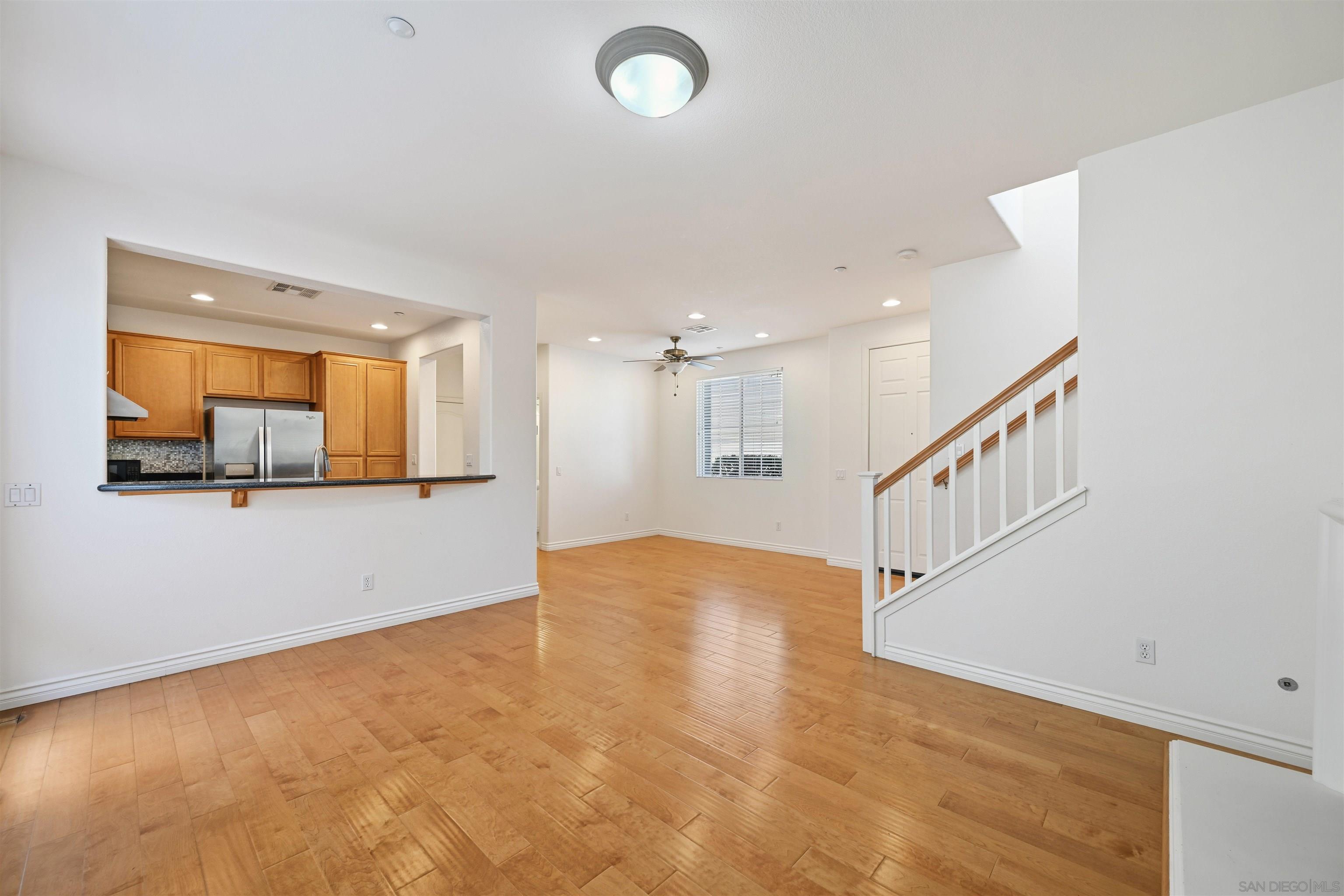 Detail Gallery Image 7 of 40 For 10521  Hollingsworth, San Diego,  CA 92127 - 3 Beds | 2/1 Baths