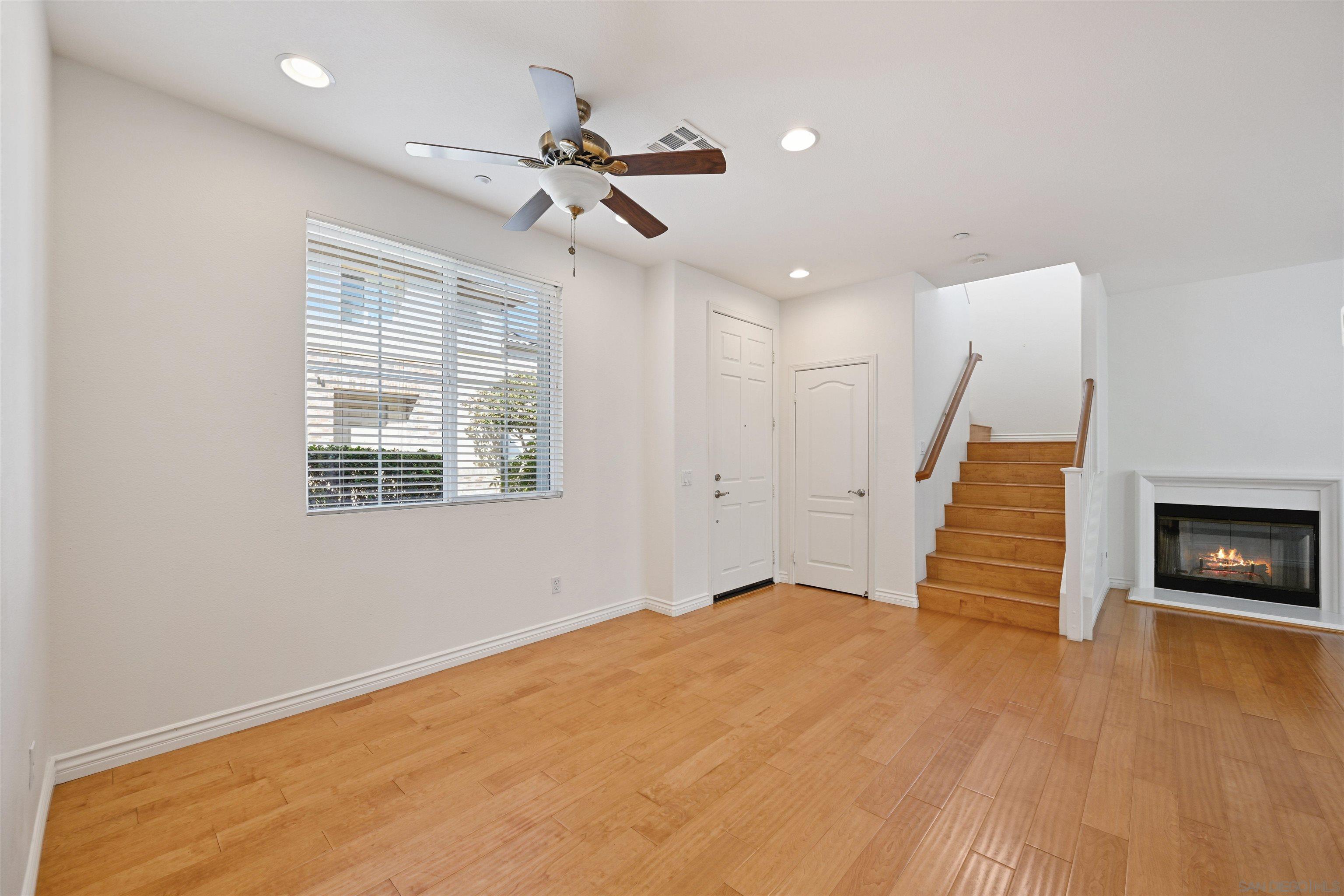 Detail Gallery Image 9 of 40 For 10521  Hollingsworth, San Diego,  CA 92127 - 3 Beds | 2/1 Baths