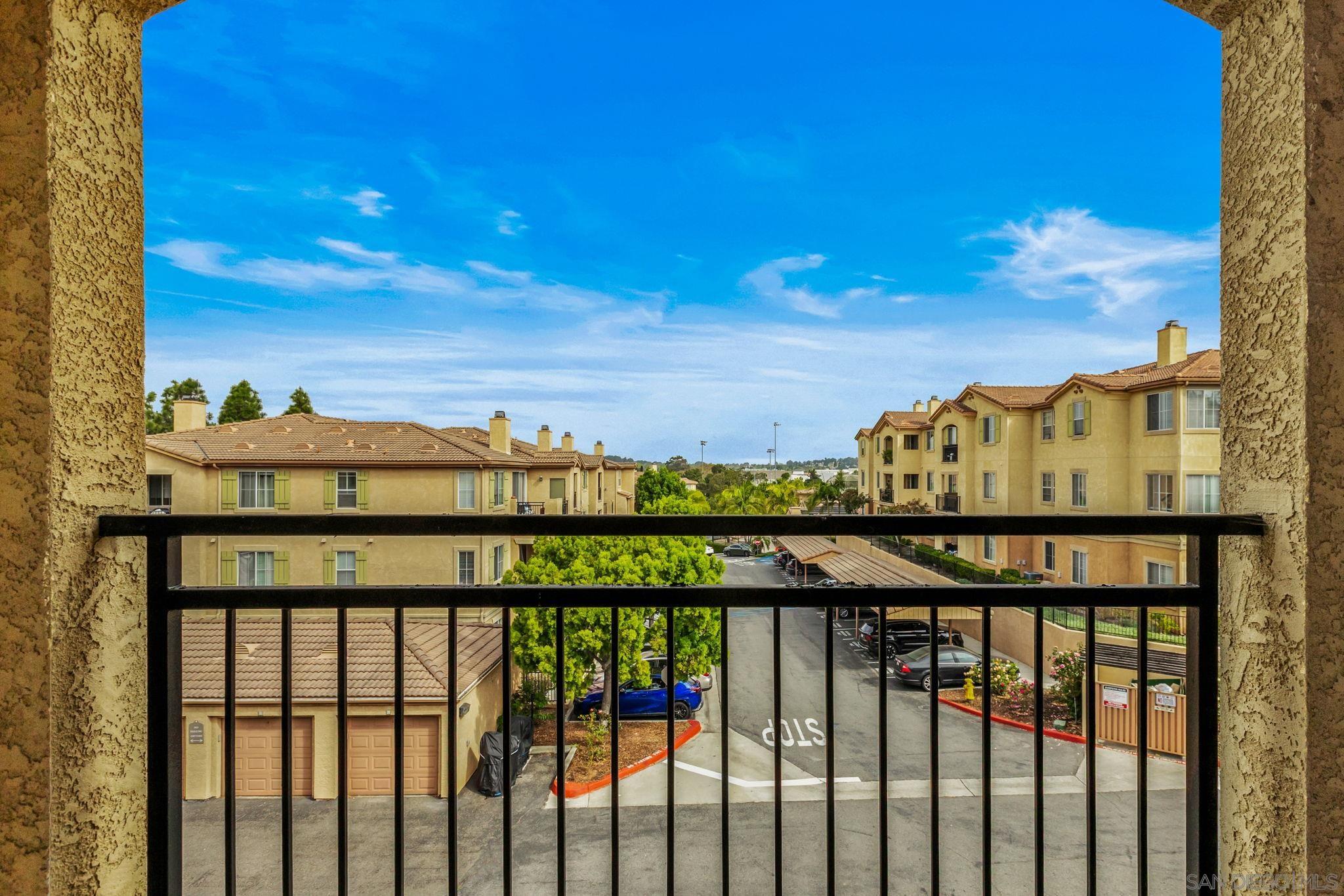 Detail Gallery Image 2 of 22 For 3835  Elijah Ct  #533,  San Diego,  CA 92130 - 1 Beds | 1 Baths
