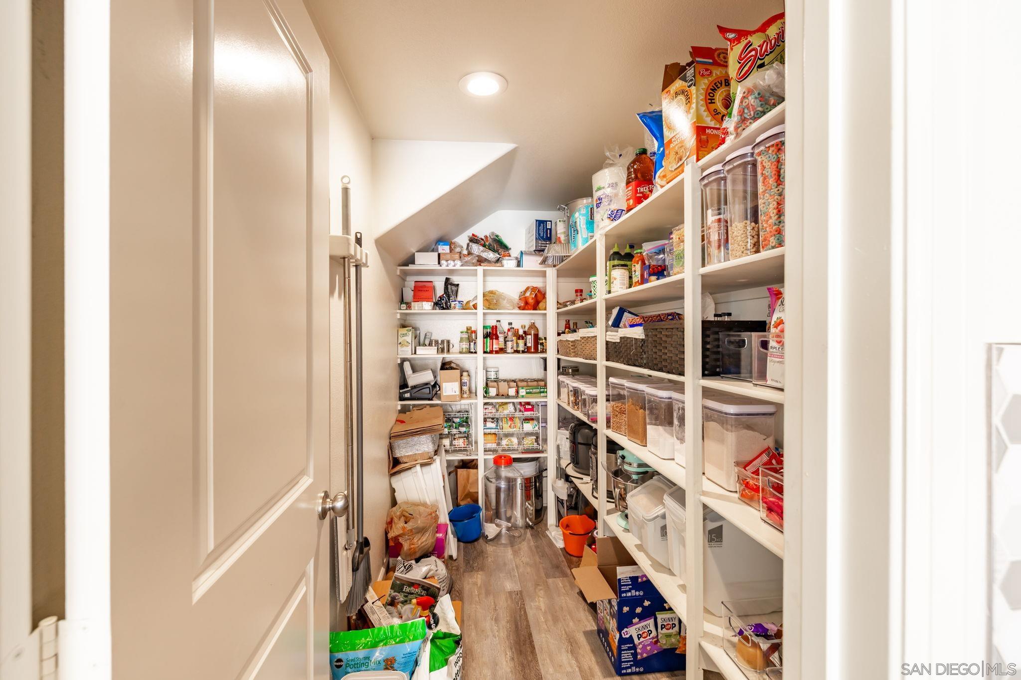 Detail Gallery Image 15 of 63 For 3029  via De Todos Santos, Fallbrook,  CA 92028 - 4 Beds | 3 Baths