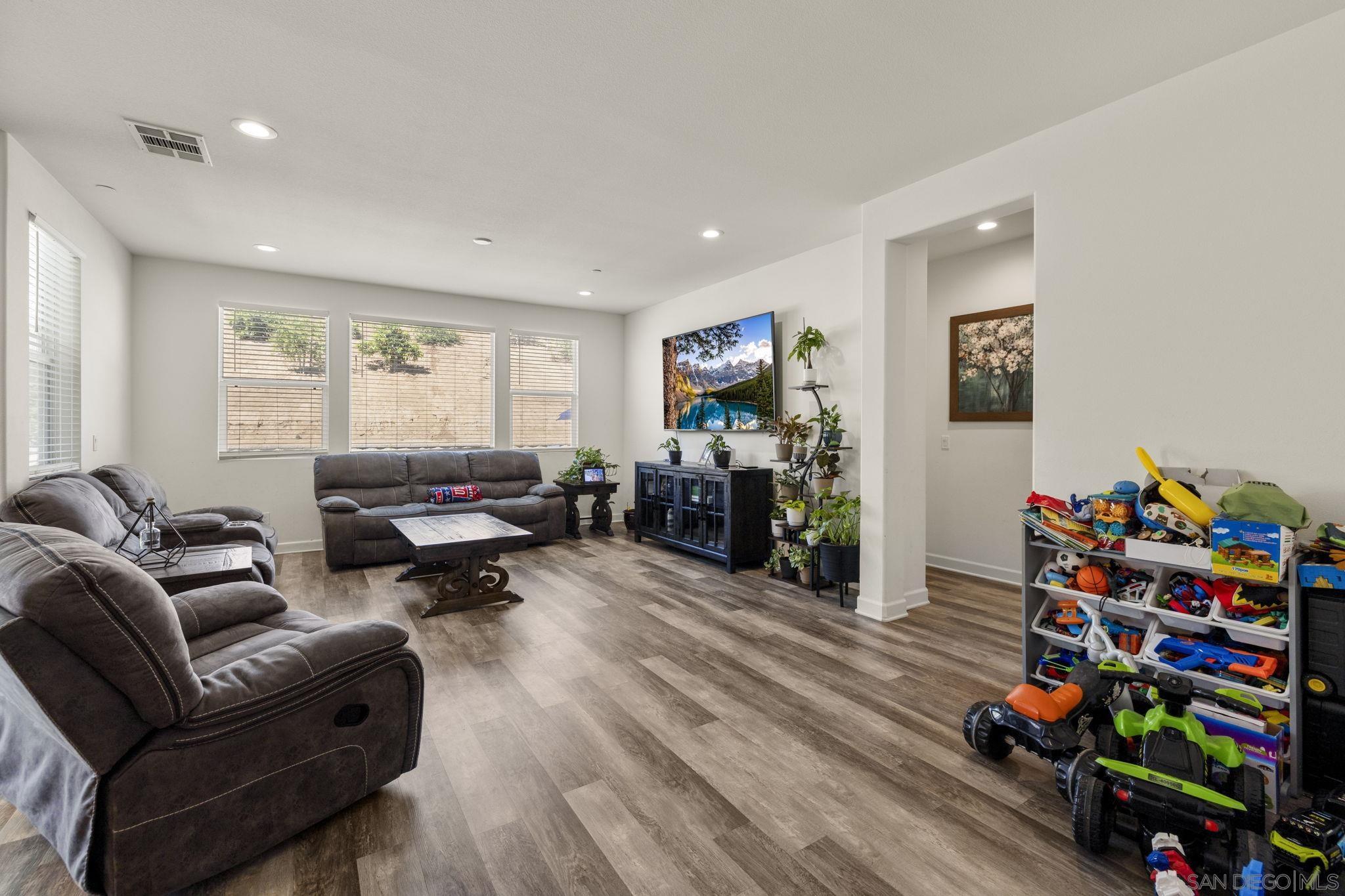 Detail Gallery Image 18 of 63 For 3029  via De Todos Santos, Fallbrook,  CA 92028 - 4 Beds | 3 Baths